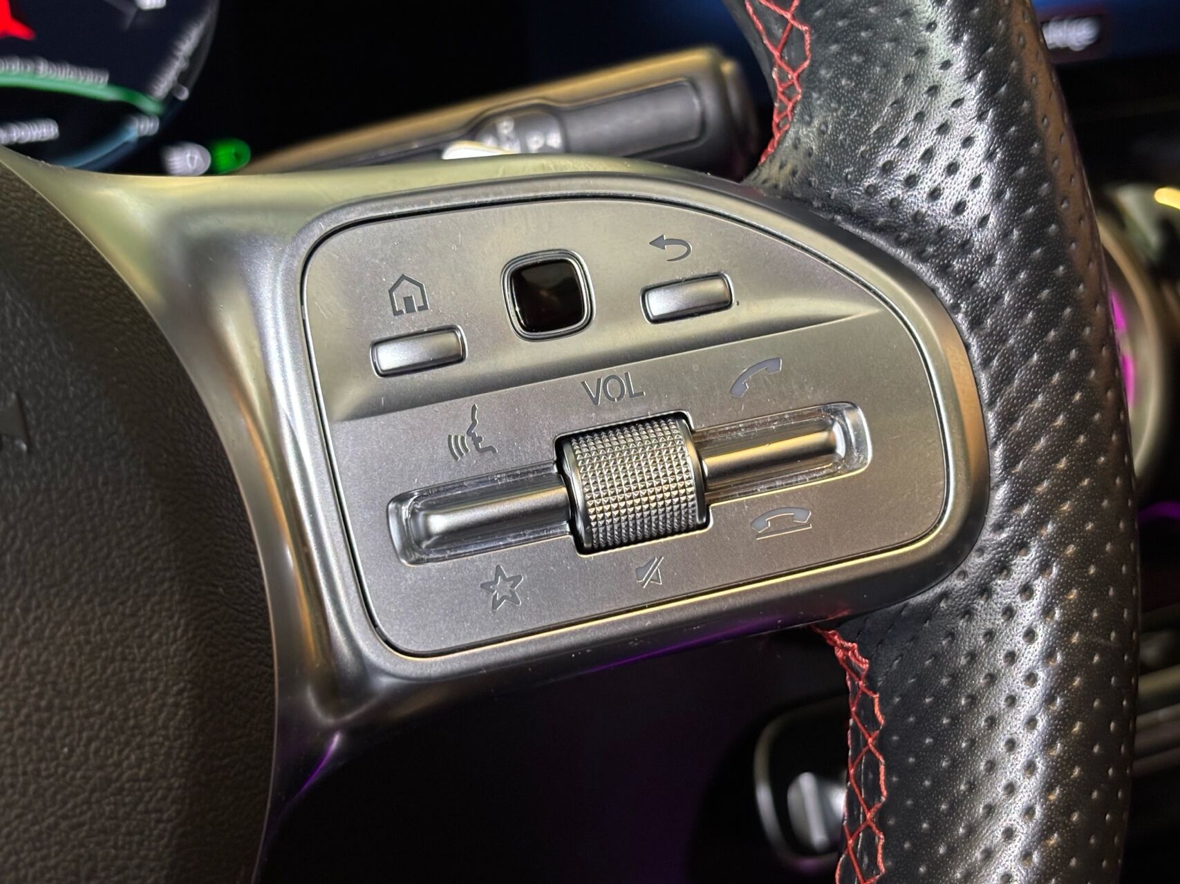 Billede af Mercedes-Benz EQB 300 EL AMG Line 7 Pers. 4Matic 228HK 5d Aut.