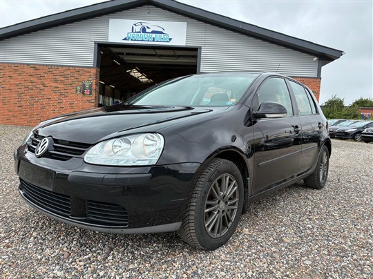 VW Golf 1,6 Trendline 102HK 5d