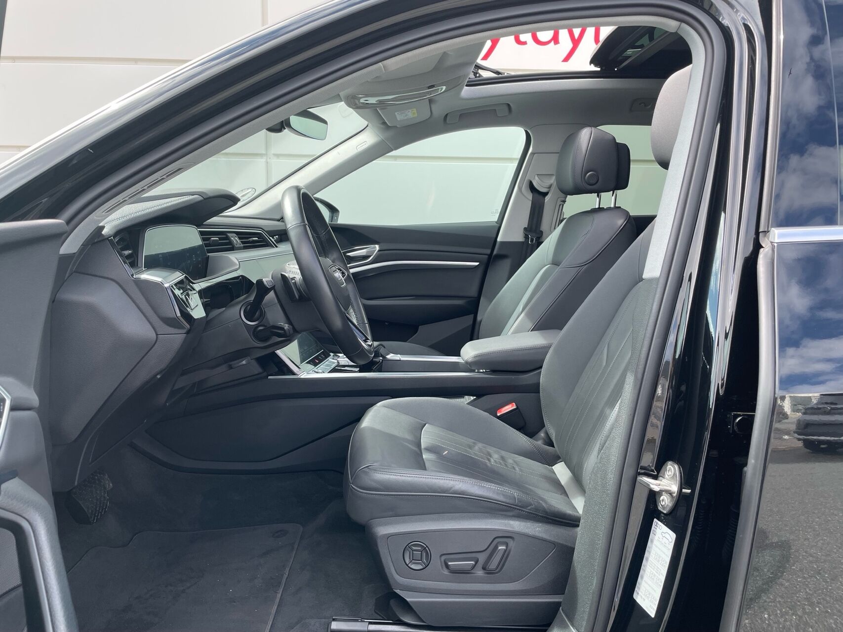 Billede af Audi E-tron 55 Advanced Quattro 408HK 5d Aut.