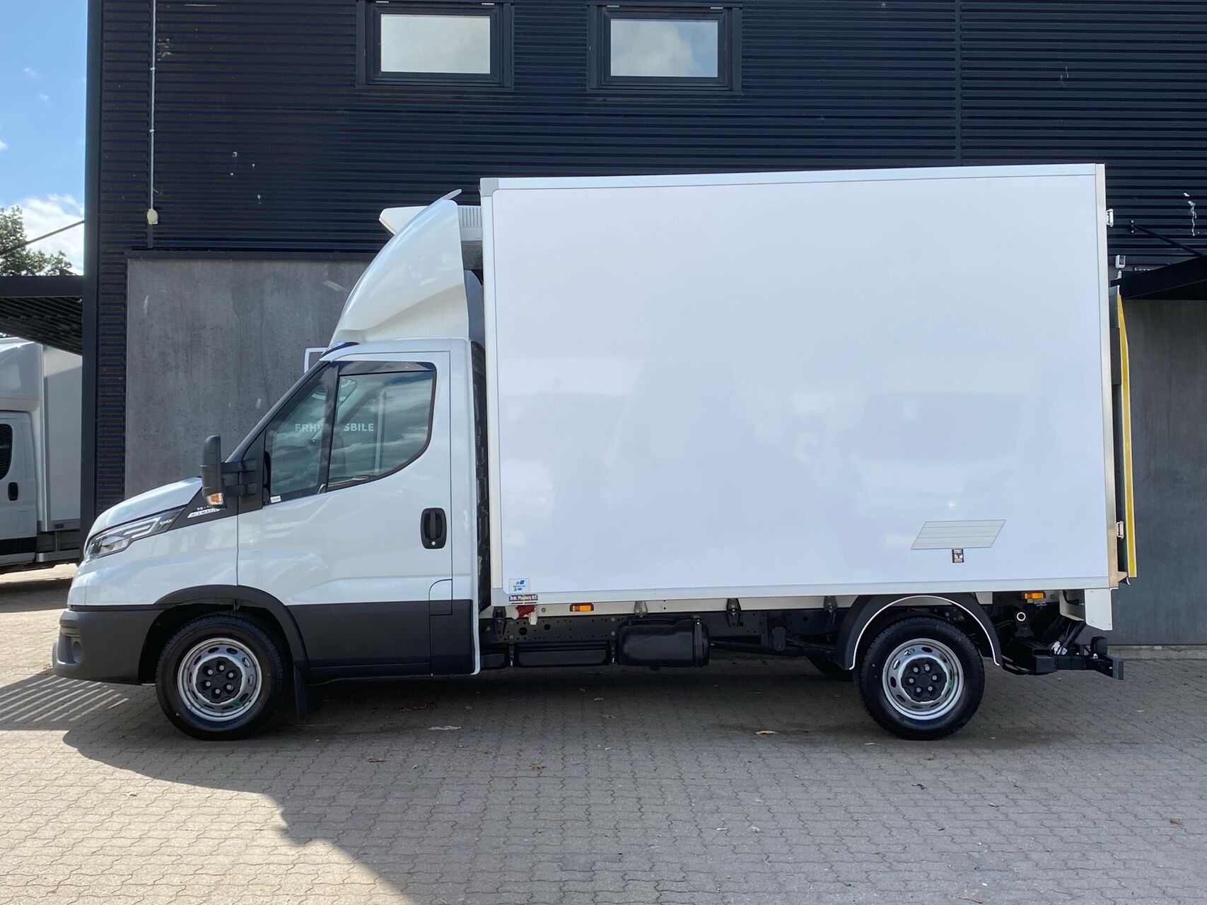 Billede af Iveco Daily 35S18 3750mm 3,0 D 180HK Ladv./Chas. 8g Aut.