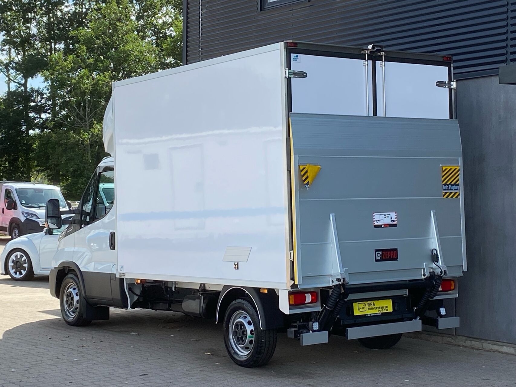 Billede af Iveco Daily 35S18 3750mm 3,0 D 180HK Ladv./Chas. 8g Aut.