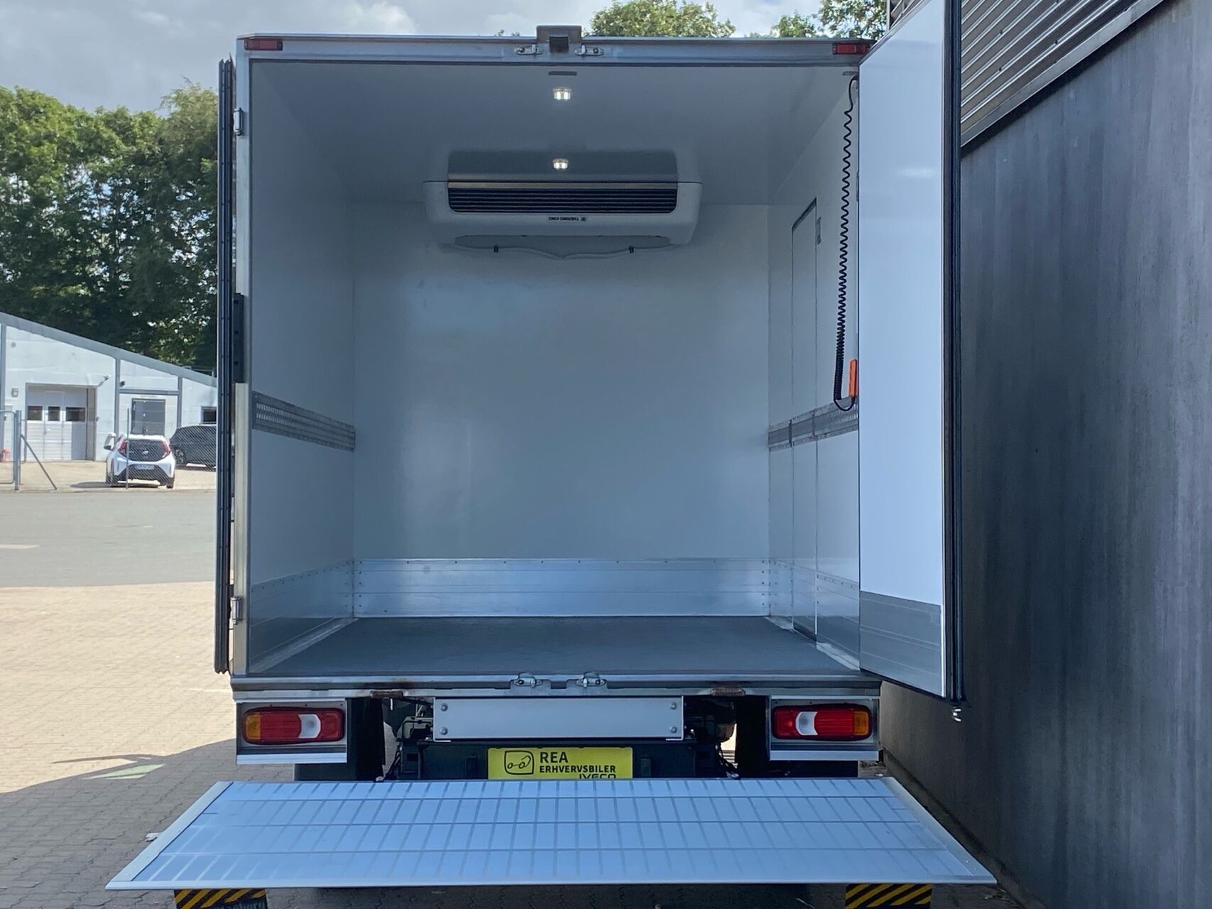 Billede af Iveco Daily 35S18 3750mm 3,0 D 180HK Ladv./Chas. 8g Aut.