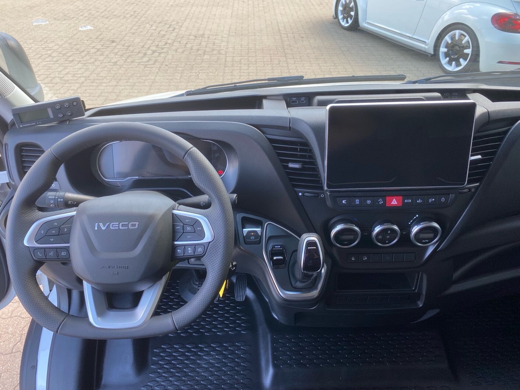 Billede af Iveco Daily 35S18 3750mm 3,0 D 180HK Ladv./Chas. 8g Aut.