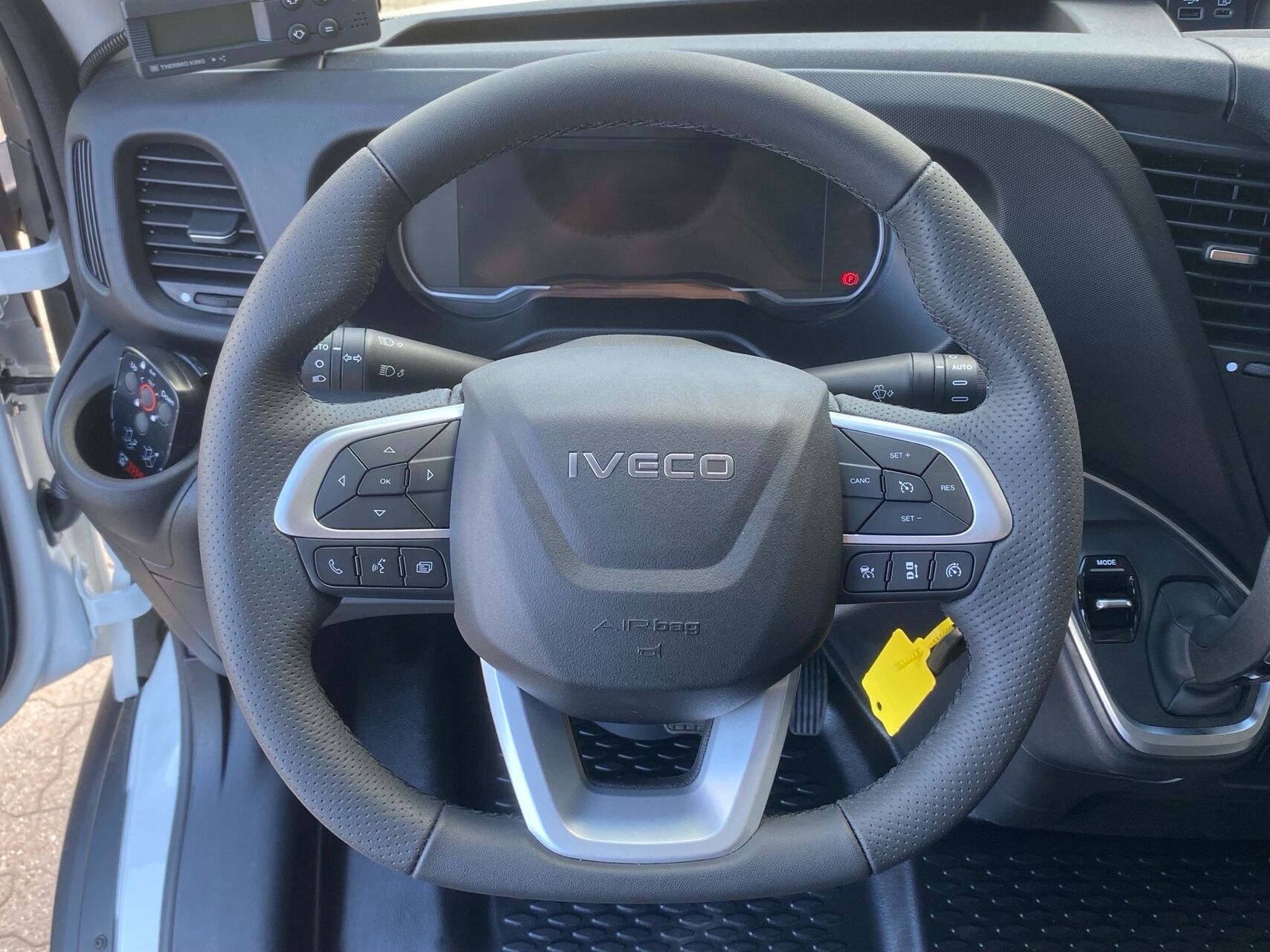 Billede af Iveco Daily 35S18 3750mm 3,0 D 180HK Ladv./Chas. 8g Aut.