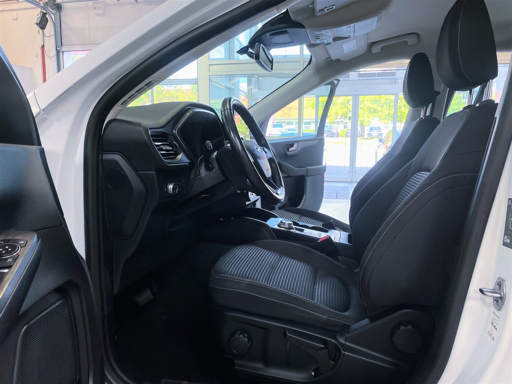 Billede af Ford Kuga 2,5 Plugin-hybrid Titanium CVT 225HK 5d Trinl. Gear