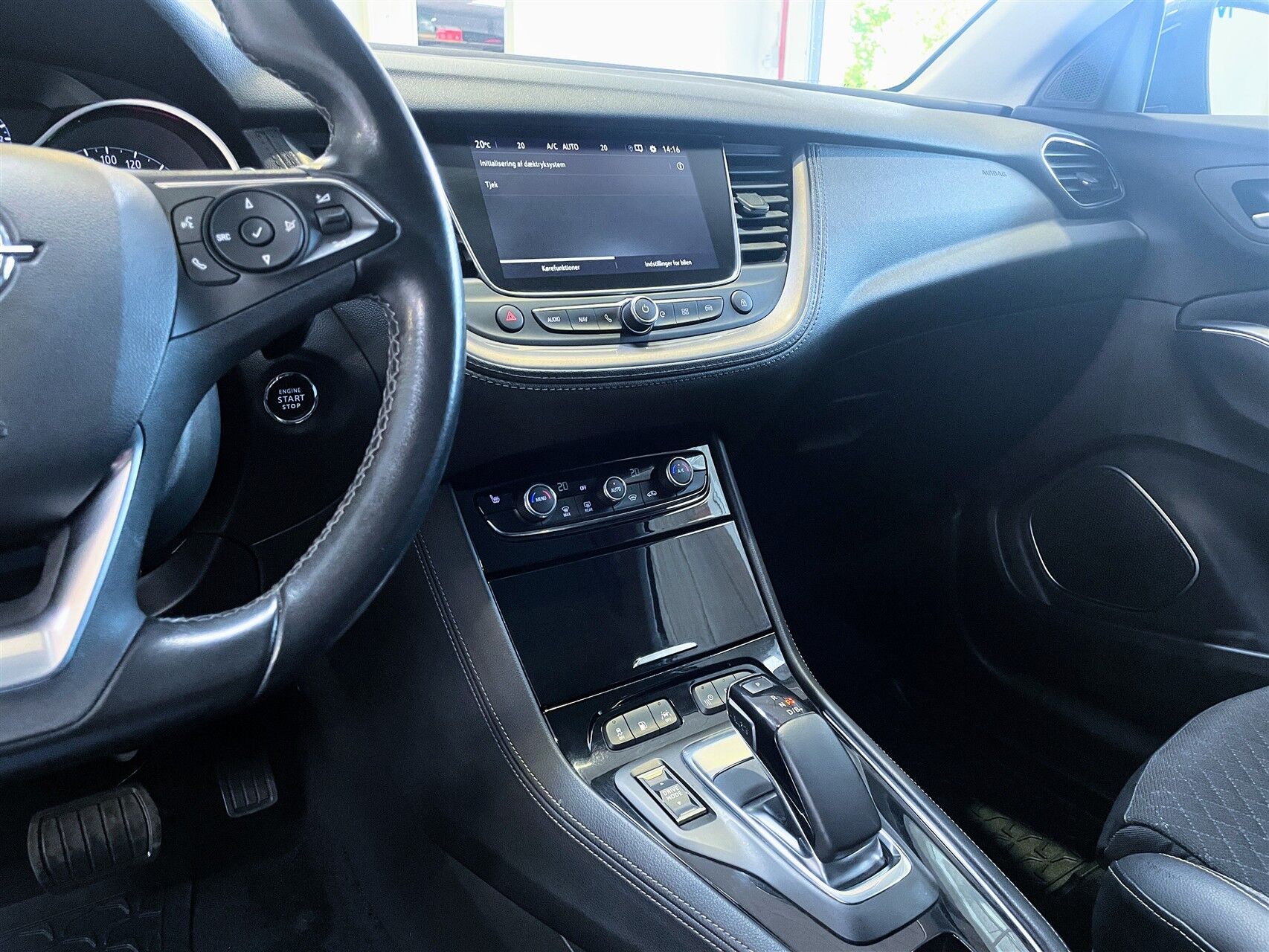 Billede af Opel Grandland X 1,6 PHEV  Plugin-hybrid Ultimate 225HK 5d 8g Aut.