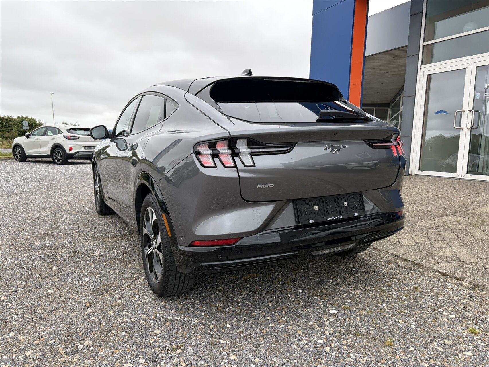 Billede af Ford Mustang Mach-E EL UR Premium AWD 351HK 5d Aut.