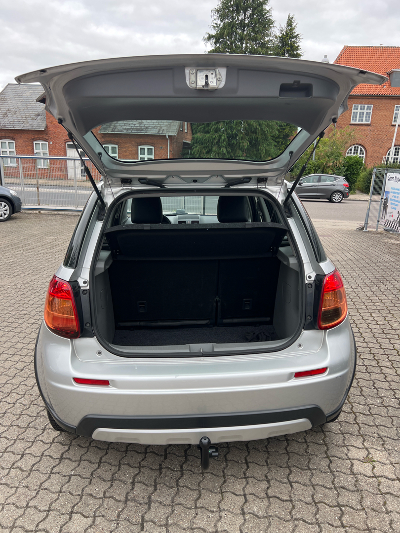 Billede af Suzuki SX4 1,6 16V GL A/C 120HK 5d