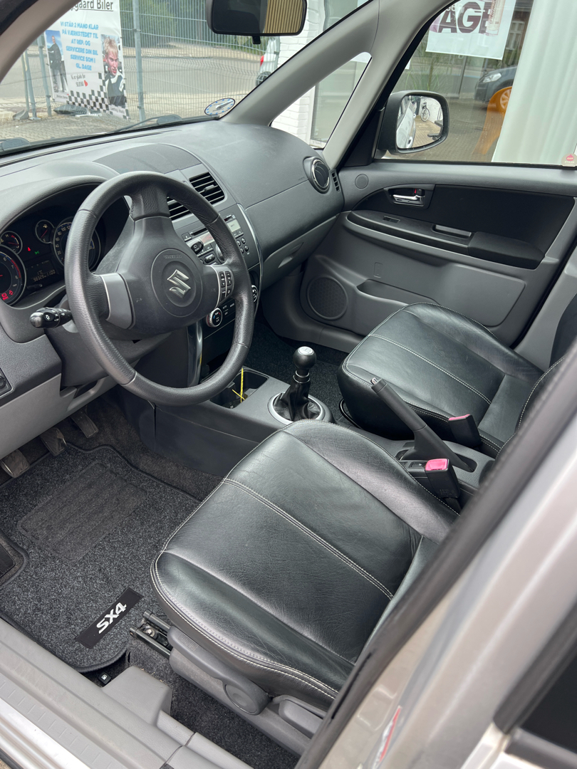 Billede af Suzuki SX4 1,6 16V GL A/C 120HK 5d