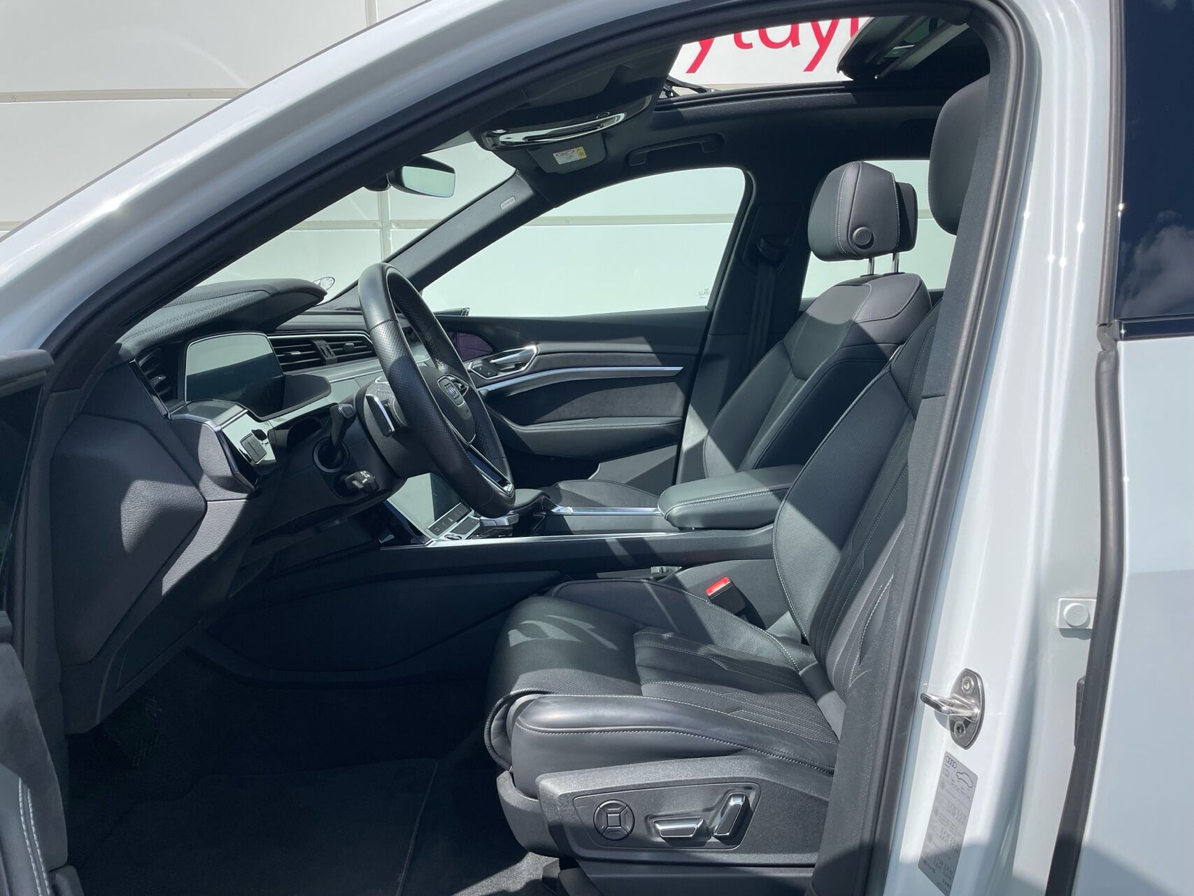 Billede af Audi E-tron 55 Advanced Quattro 408HK 5d Aut.