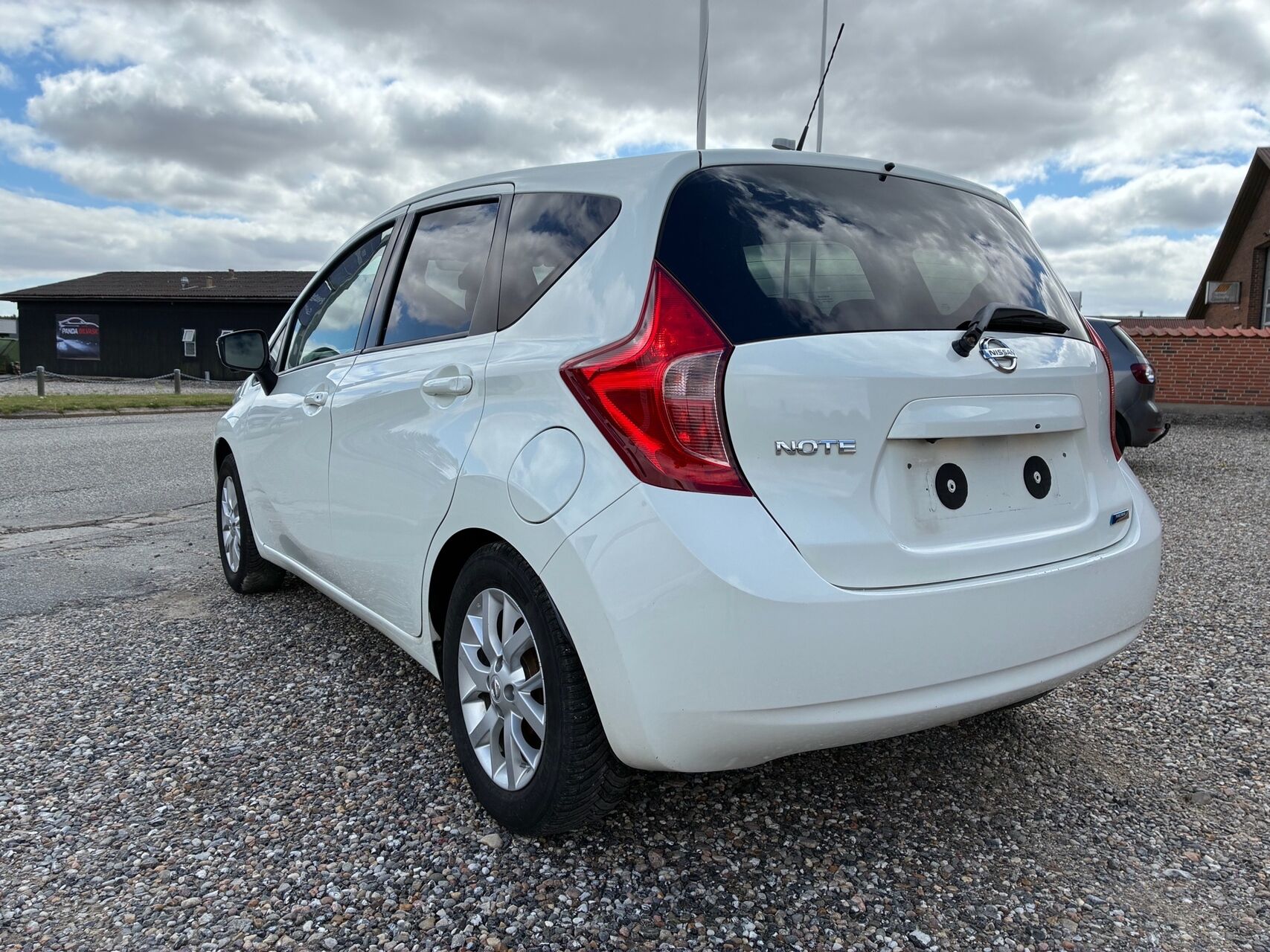 Billede af Nissan Note 1,2 Acenta Family Pack 80HK 5d