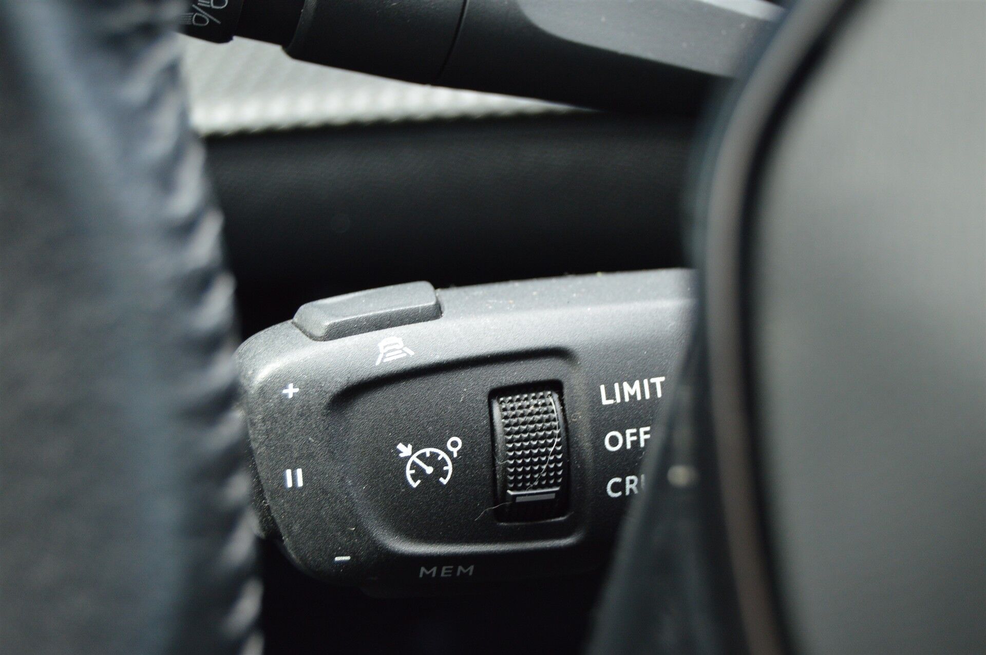 Billede af Peugeot 2008 1,2 PureTech Allure Pack 130HK 5d