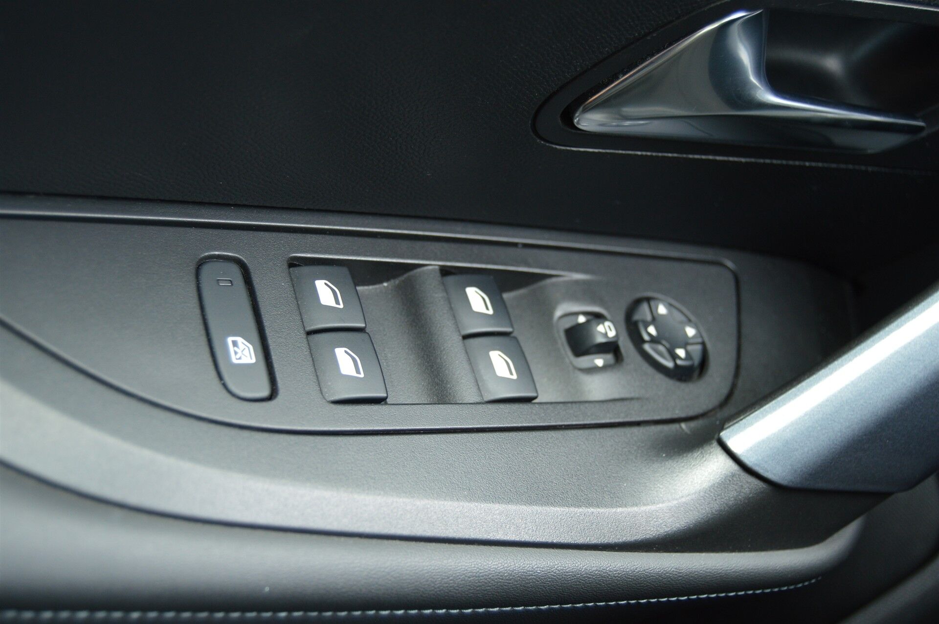 Billede af Peugeot 2008 1,2 PureTech Allure Pack 130HK 5d