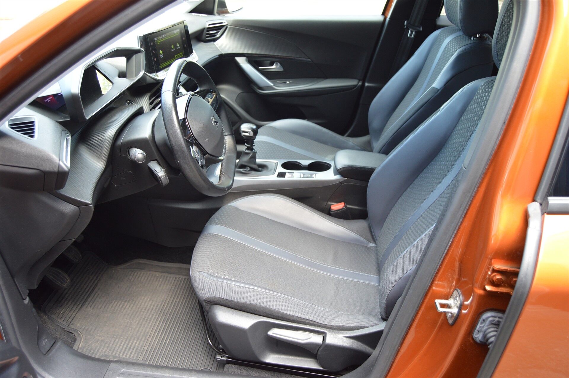 Billede af Peugeot 2008 1,2 PureTech Allure Pack 130HK 5d