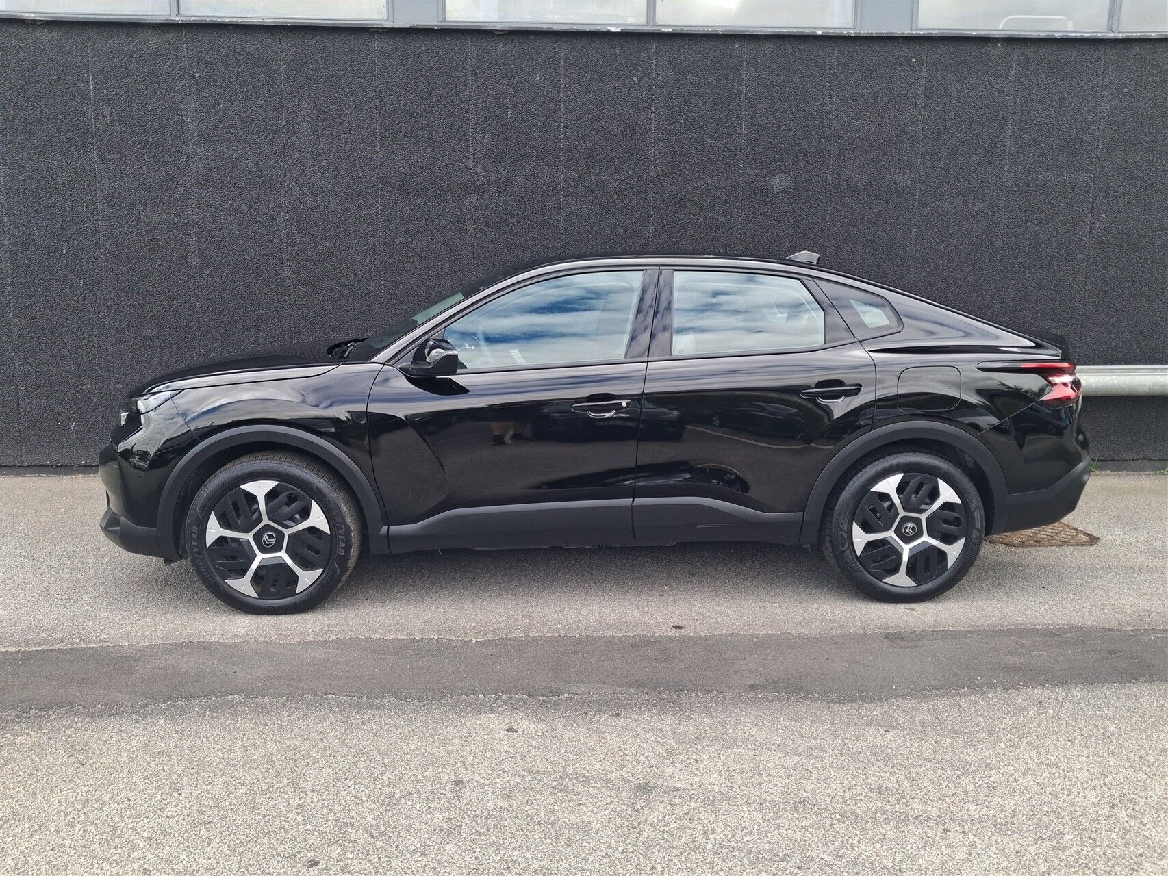Billede af Citroën e-C4 X EL Plus 136HK 5d Aut.