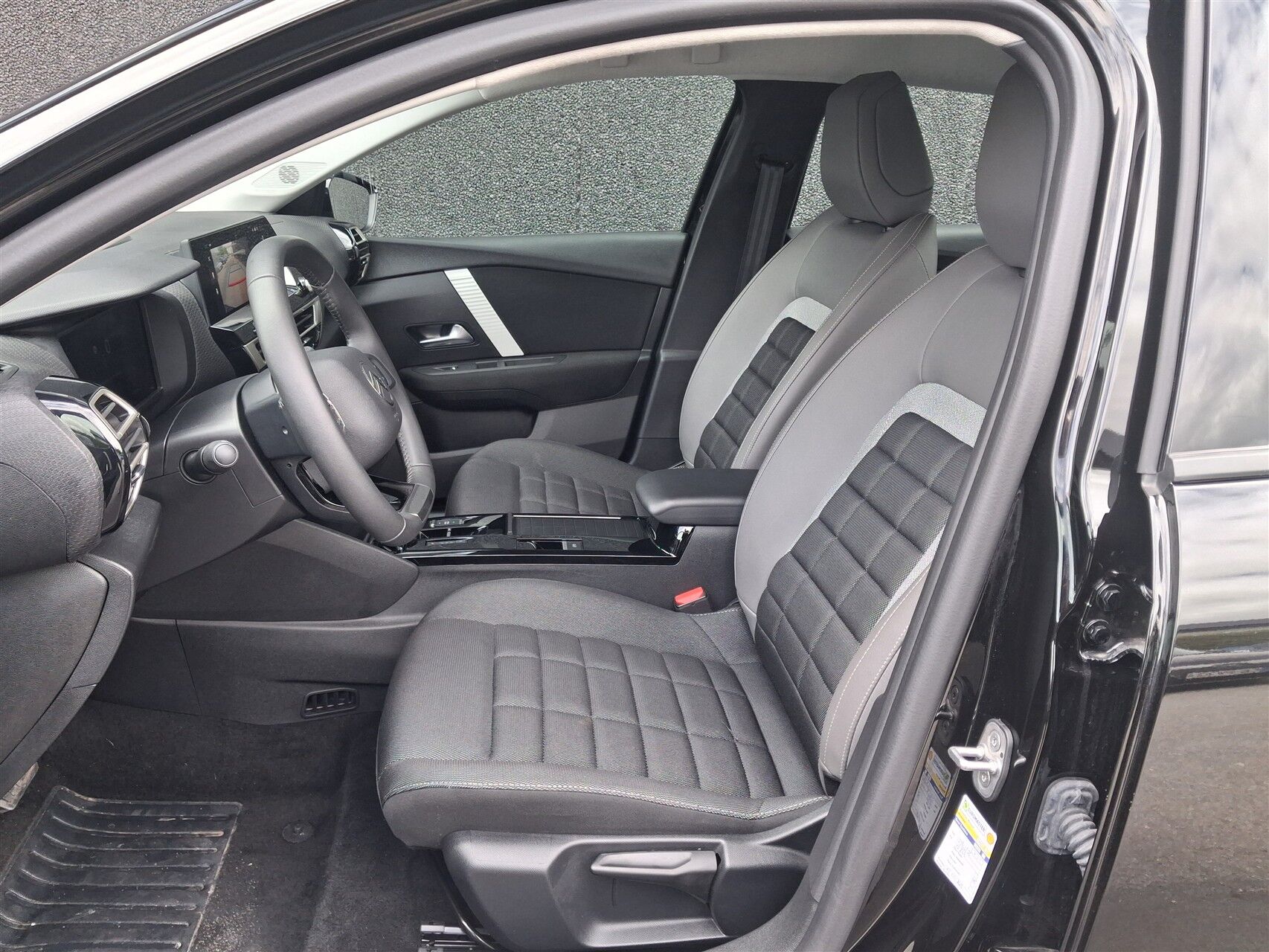 Billede af Citroën e-C4 X EL Plus 136HK 5d Aut.