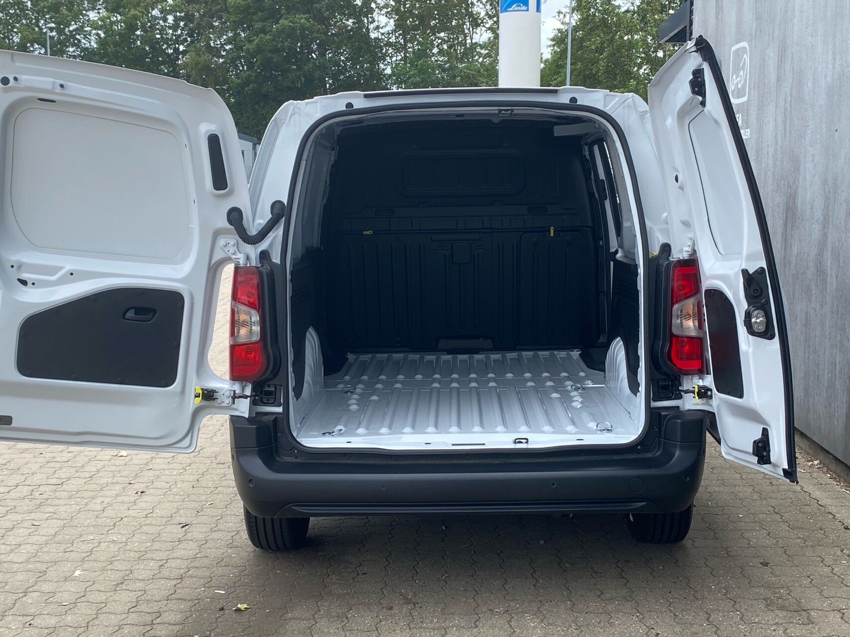 Billede af Fiat Doblò L2H1 1,5 BlueHDI Pro 130HK Van 8g Aut.