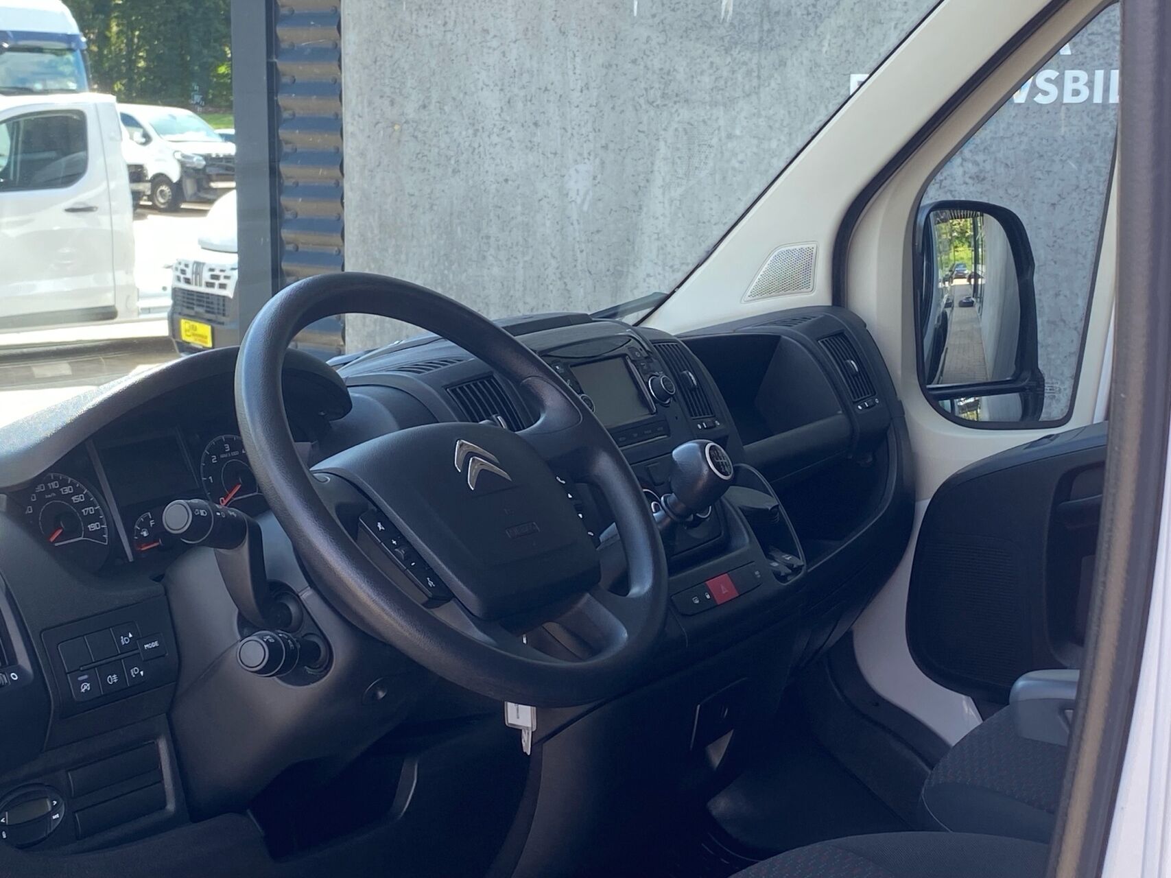 Billede af Citroën Jumper 35+ L3H2 2,2 Blue HDi Flexline start/stop 165HK Van