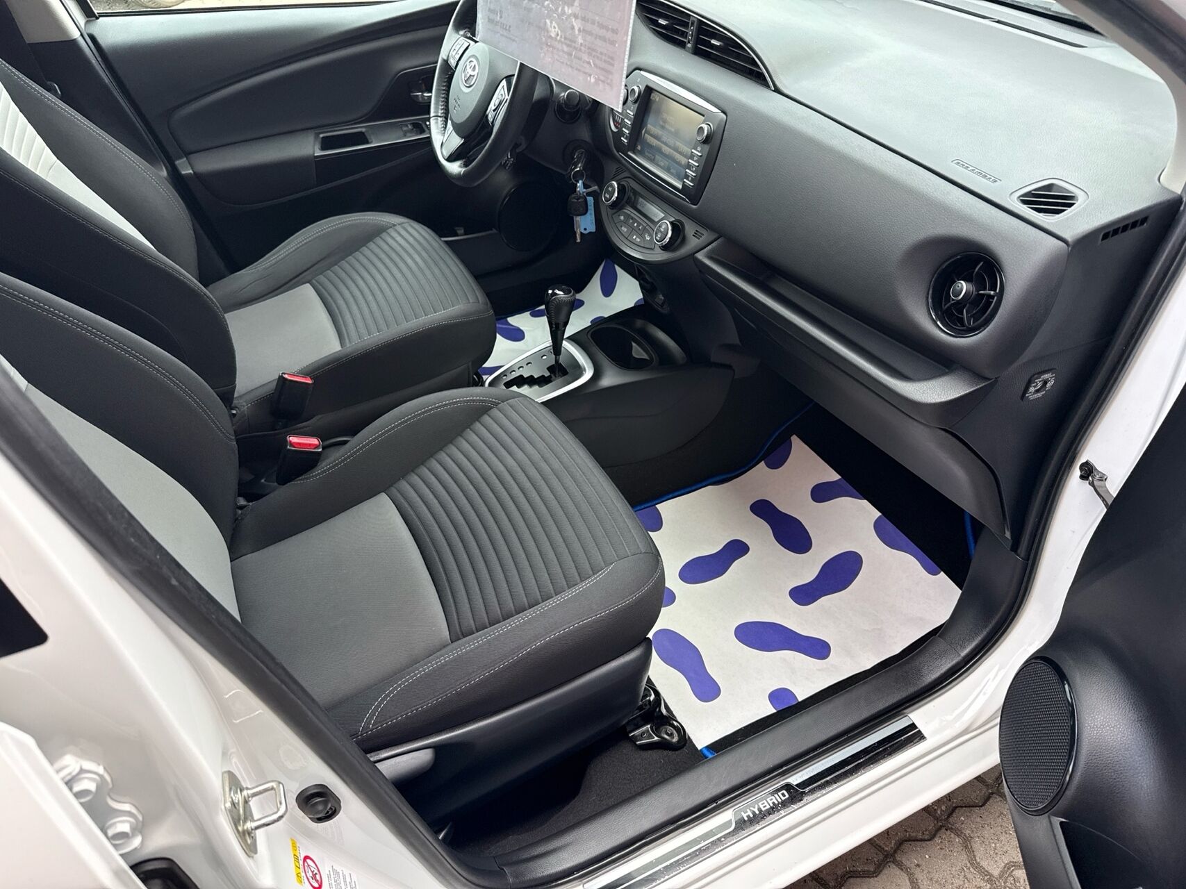 Billede af Toyota Yaris 1,5 Hybrid H2 Premium E-CVT 100HK 5d Trinl. Gear