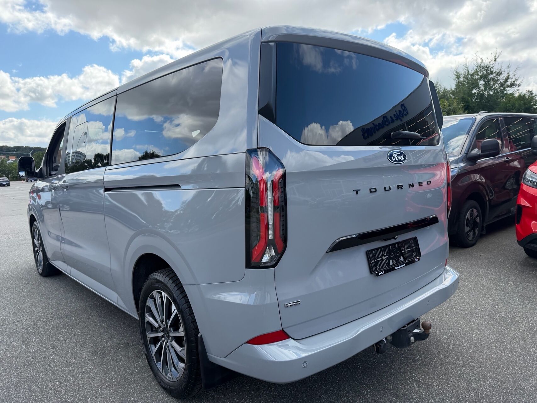 Billede af Ford Tourneo Custom 340 L2H1 2,5 Plugin-hybrid Titanium X CVT 233HK Aut.