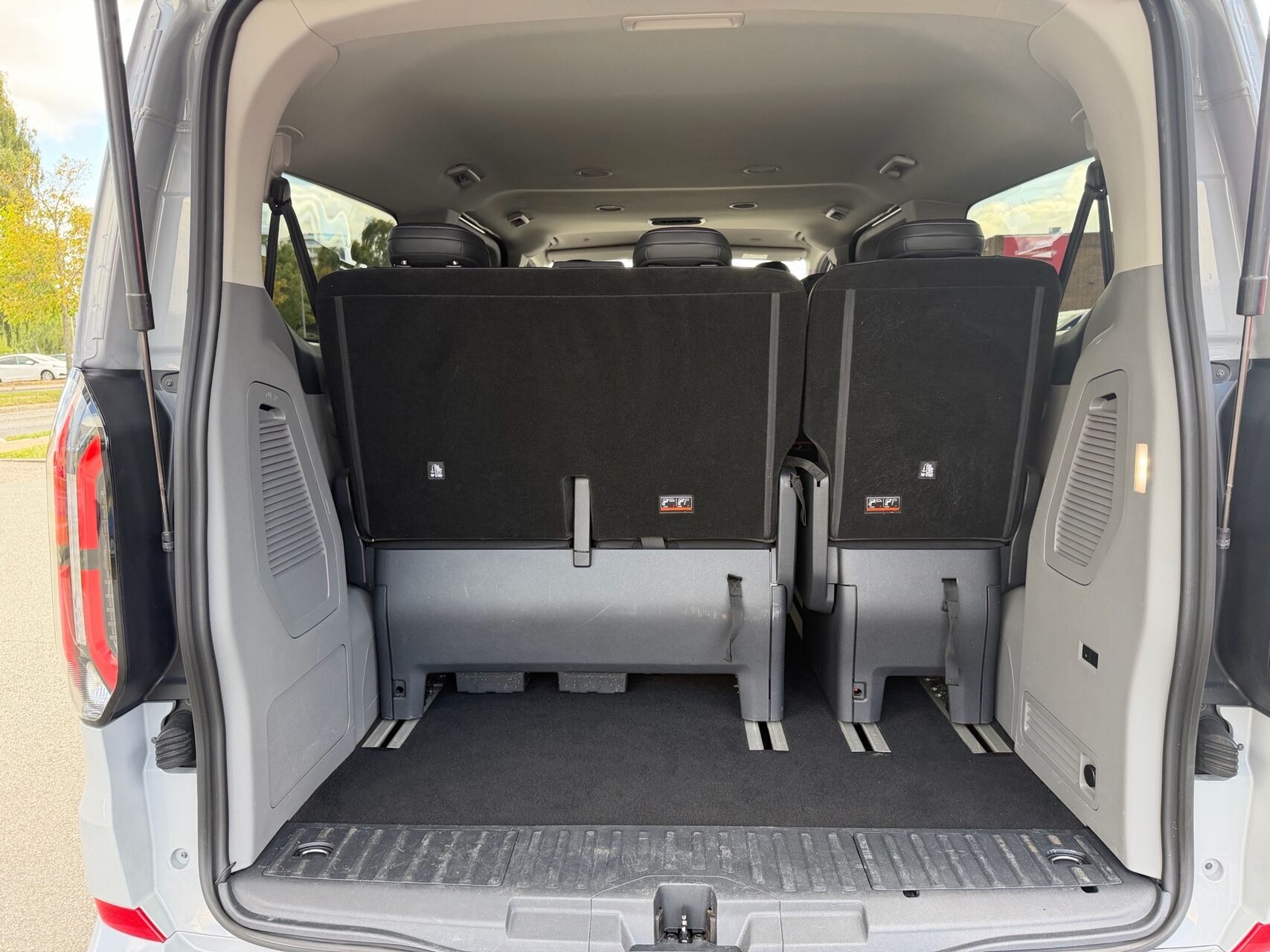 Billede af Ford Tourneo Custom 340 L2H1 2,5 Plugin-hybrid Titanium X CVT 233HK Aut.