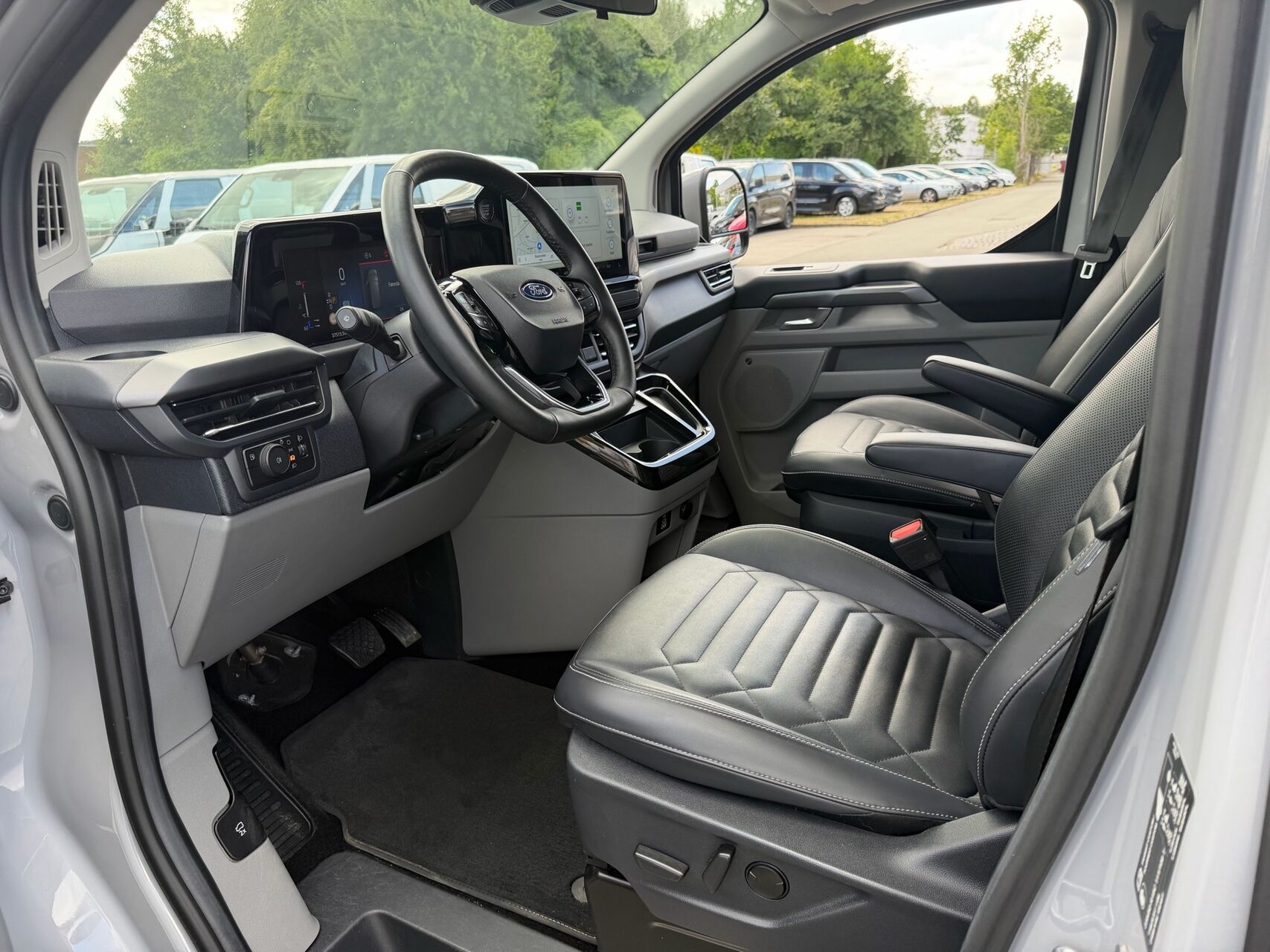 Billede af Ford Tourneo Custom 340 L2H1 2,5 Plugin-hybrid Titanium X CVT 233HK Aut.
