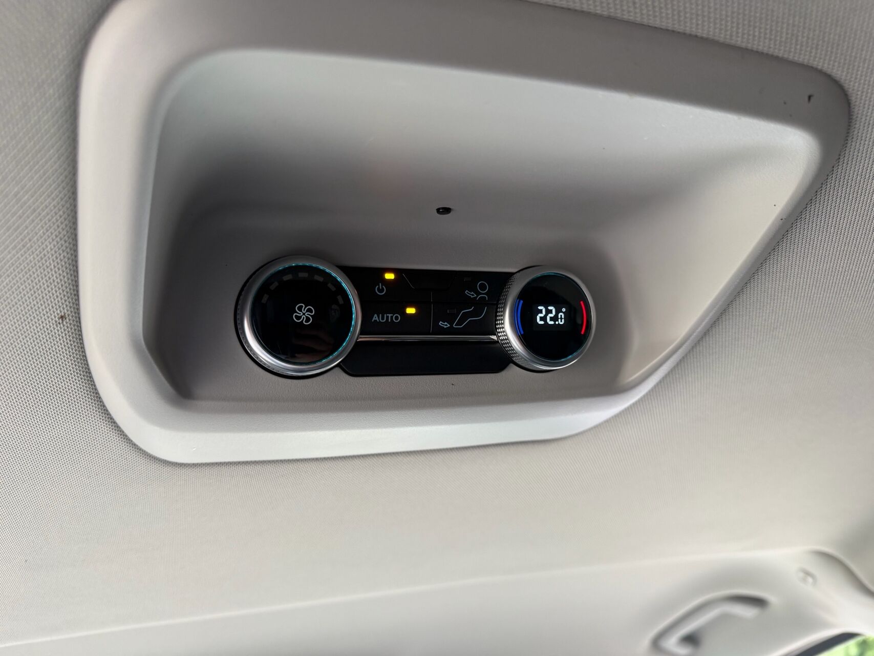 Billede af Ford Tourneo Custom 340 L2H1 2,5 Plugin-hybrid Titanium X CVT 233HK Aut.