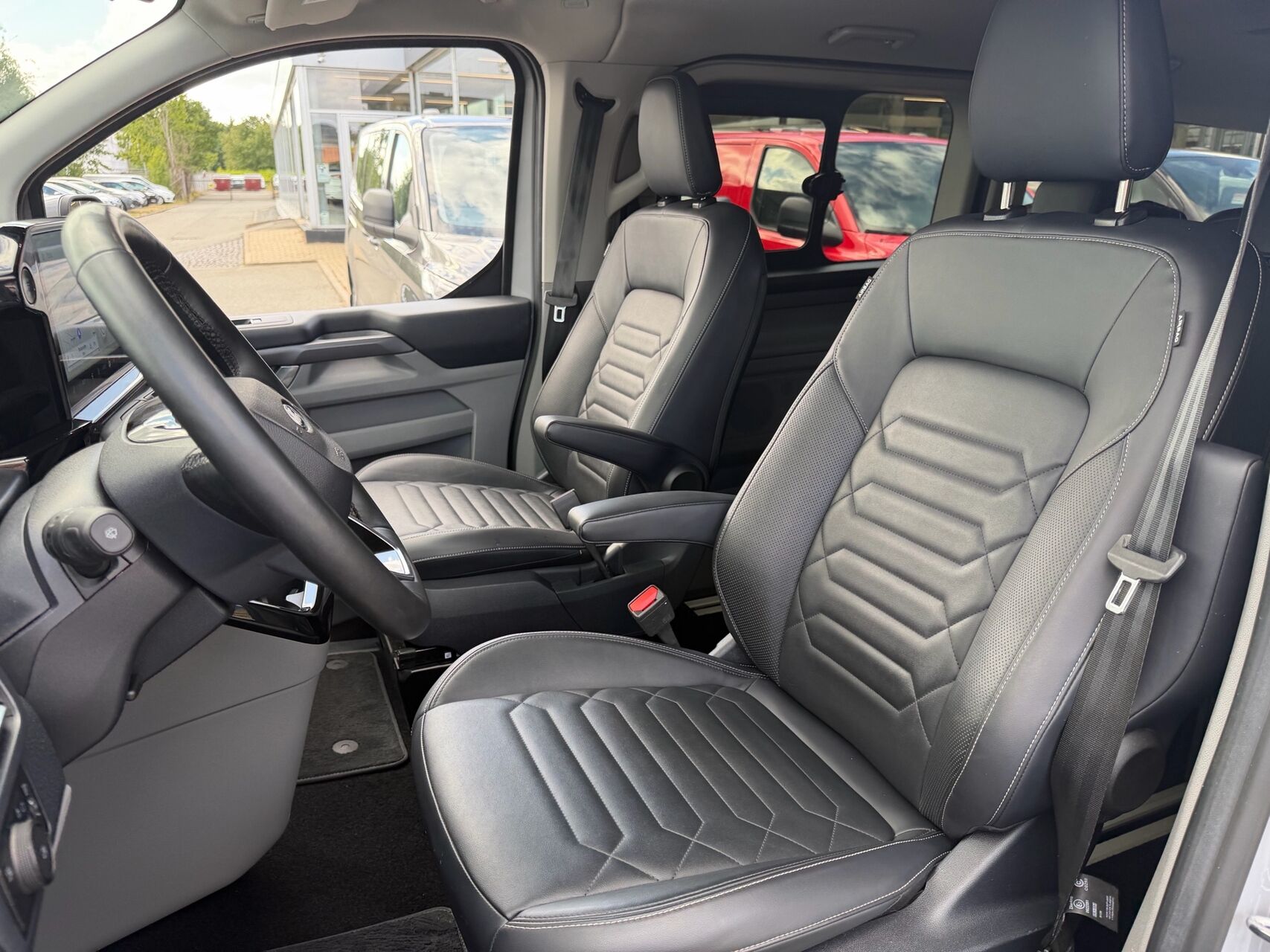 Billede af Ford Tourneo Custom 340 L2H1 2,5 Plugin-hybrid Titanium X CVT 233HK Aut.