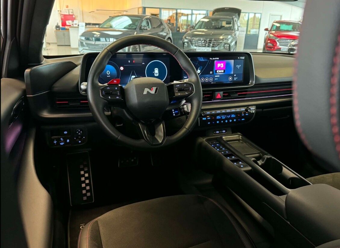 Billede af Hyundai Ioniq 6 Electric 84 kWh N-line+ 4WD 325HK Aut.