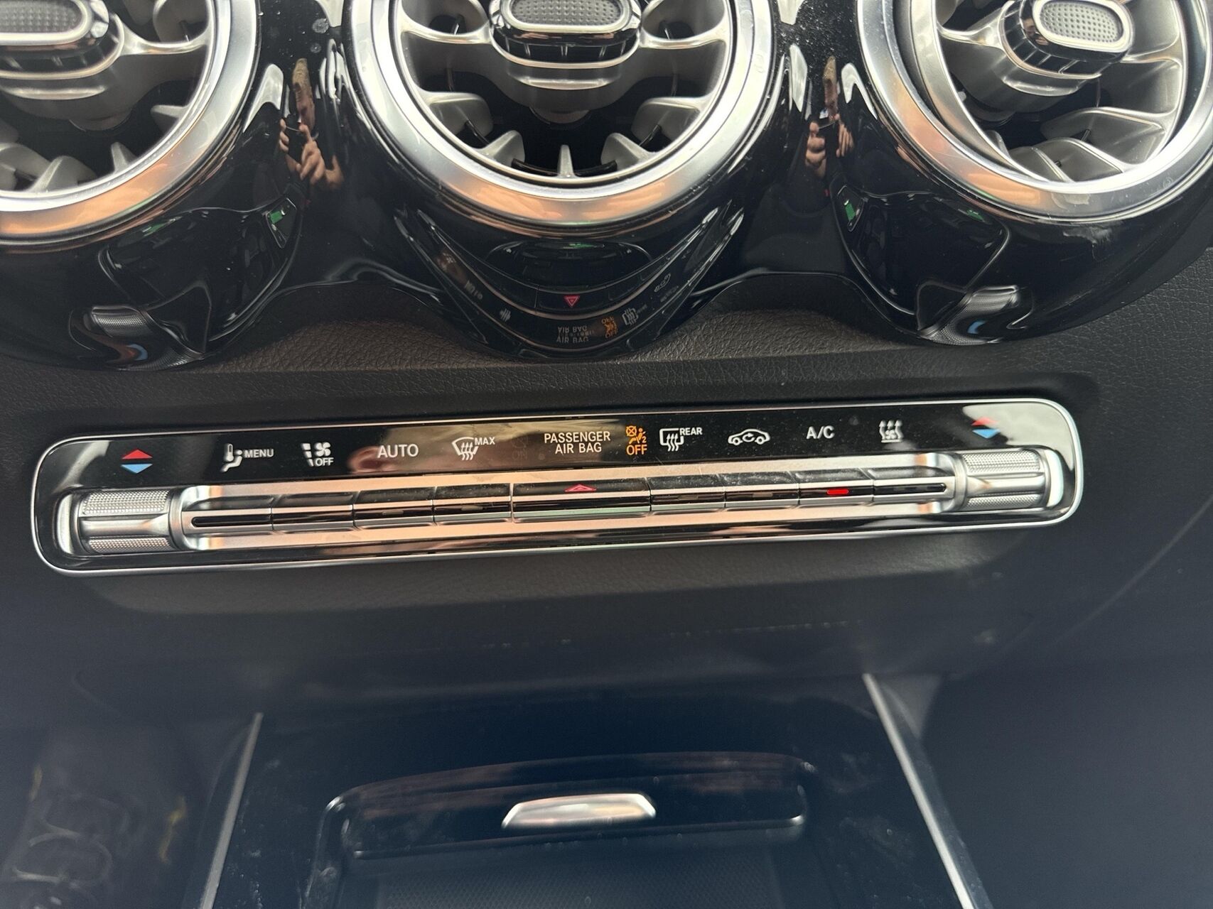 Billede af Mercedes-Benz EQB 250+ 7 pers. EL AMG Edition 190HK 5d Aut.