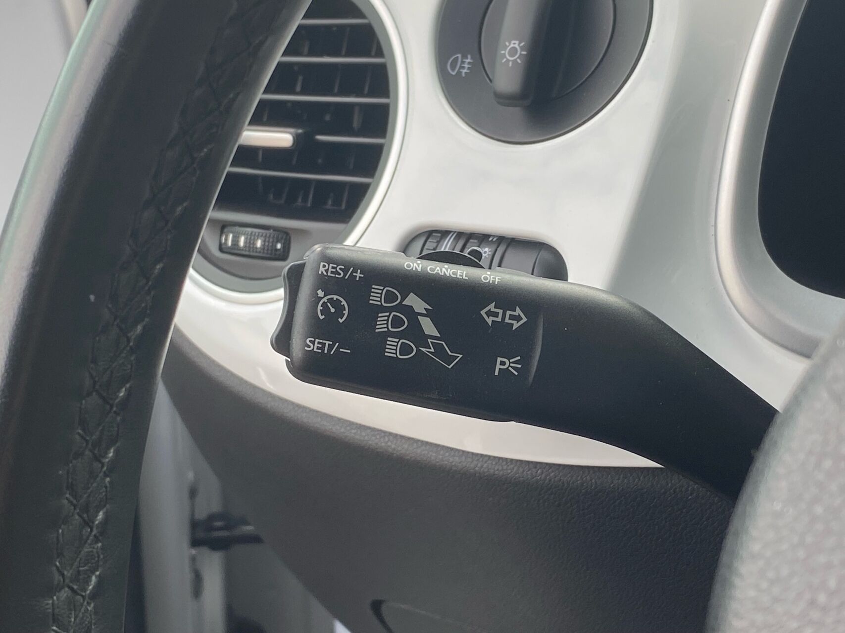 Billede af VW Beetle 2,0 TSI DSG 180HK 3d 6g Aut.