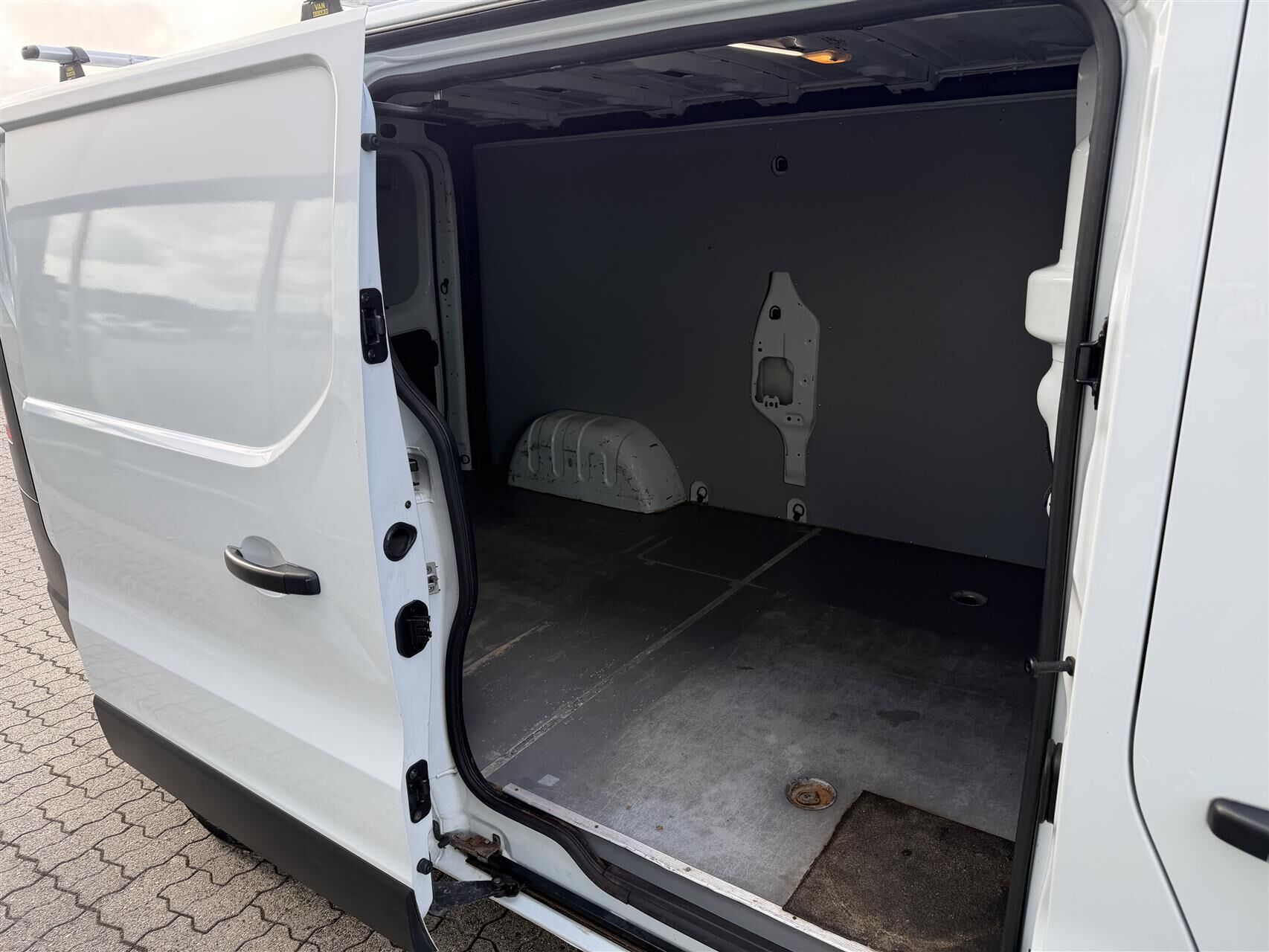 Billede af Renault Trafic T29 L2H1 2,0 DCI 120HK Van 6g