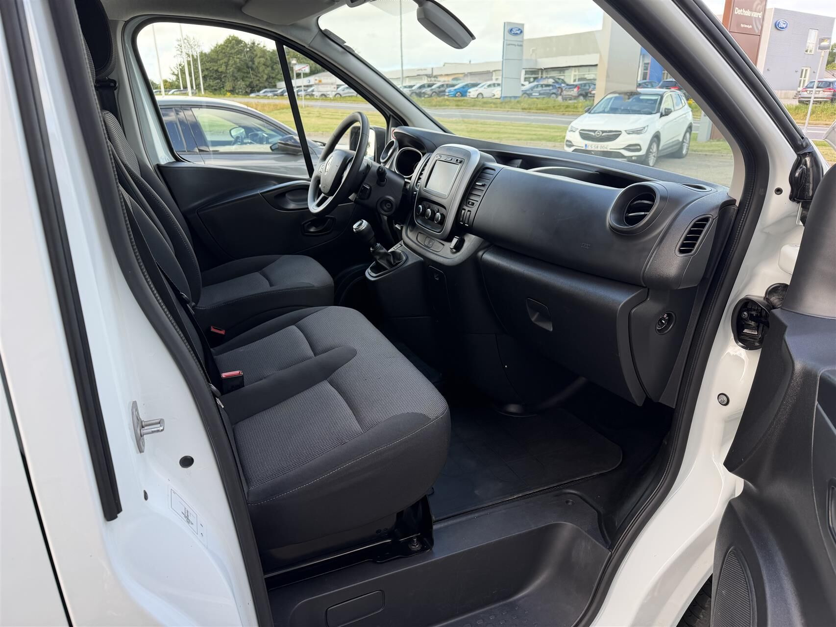 Billede af Renault Trafic T29 L2H1 2,0 DCI 120HK Van 6g