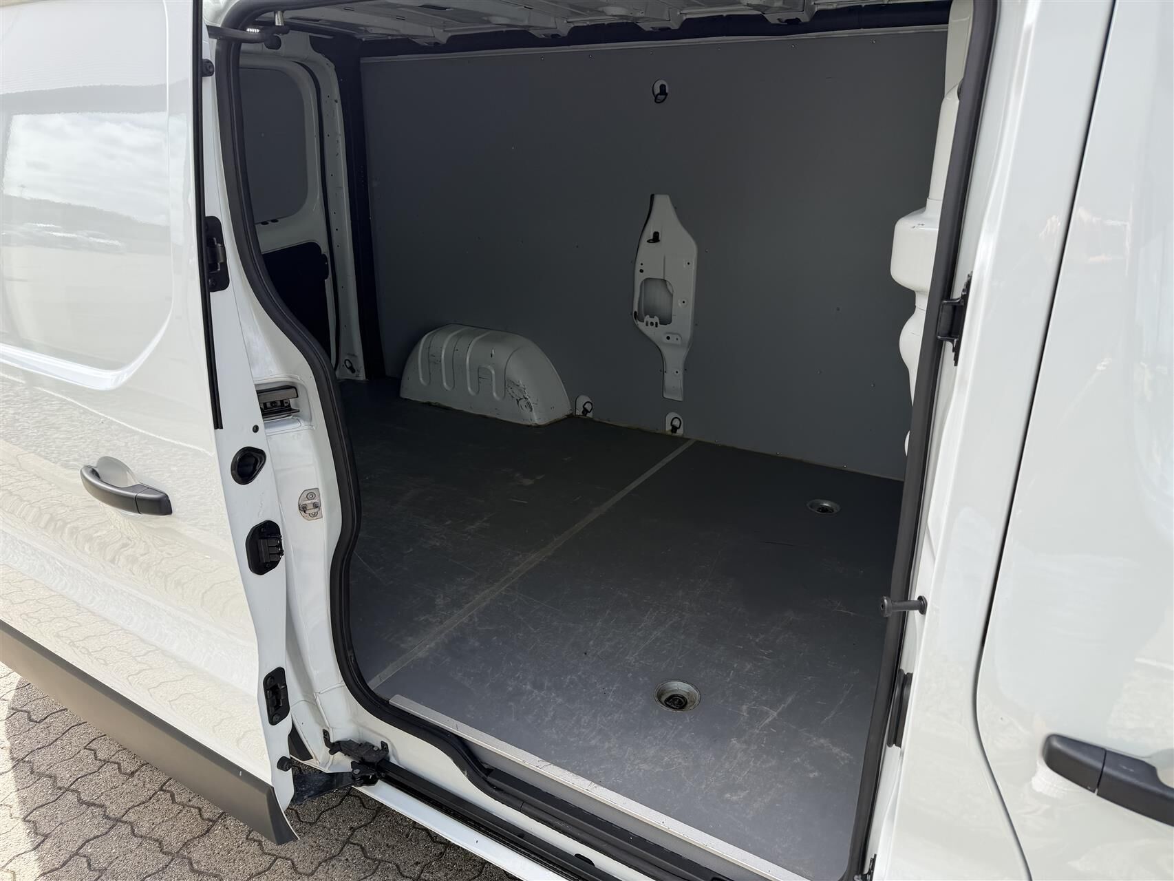 Billede af Renault Trafic T29 L2H1 2,0 DCI 145HK Van 6g