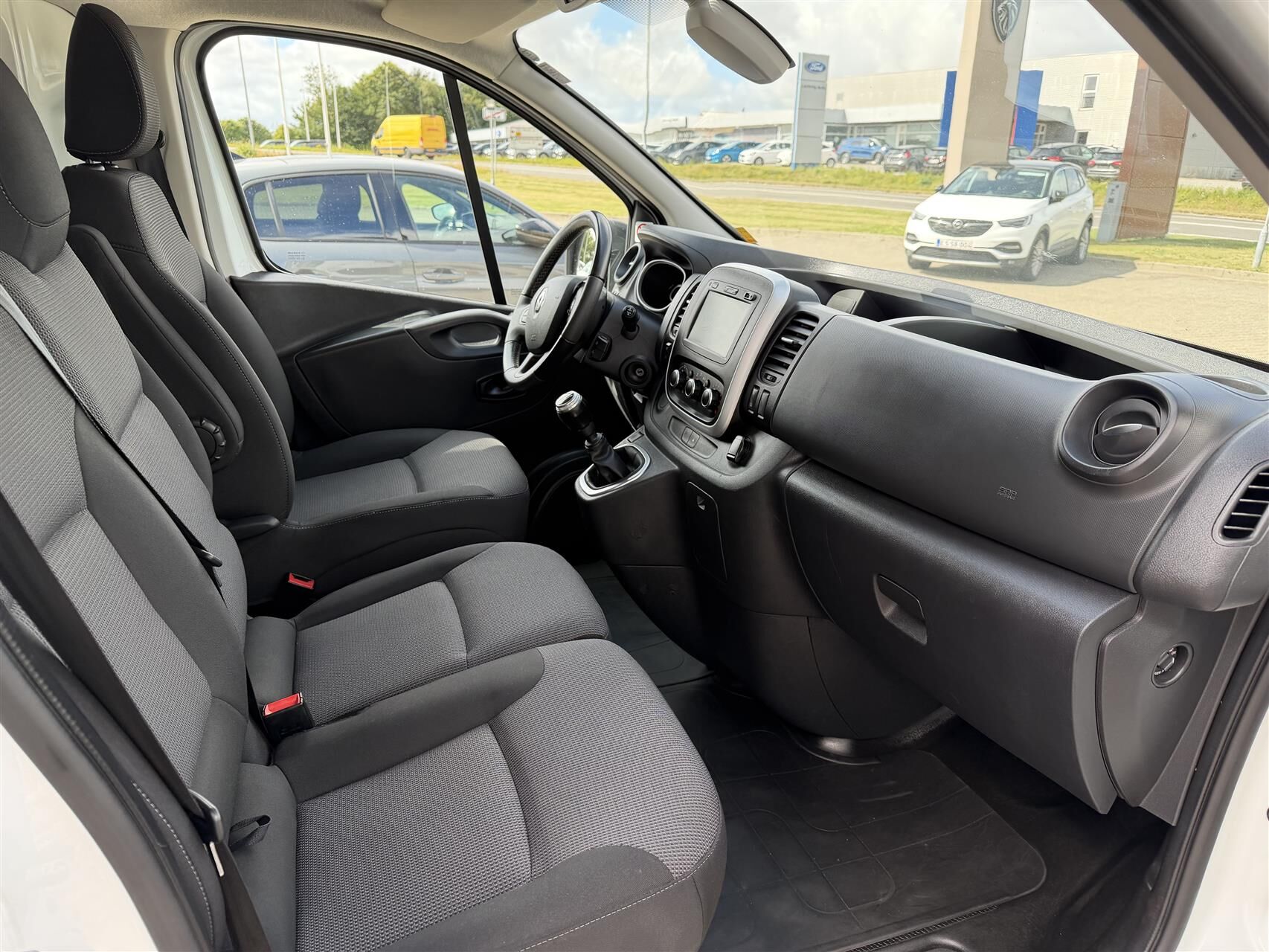 Billede af Renault Trafic T29 L2H1 2,0 DCI 145HK Van 6g