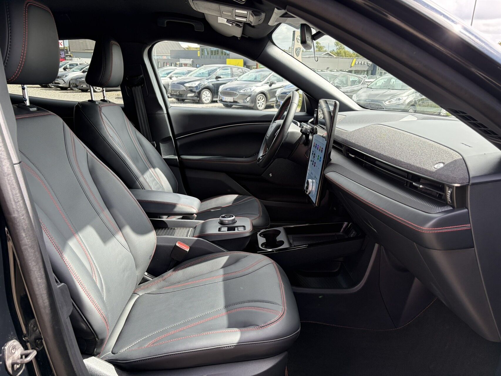Billede af Ford Mustang Mach-E EL UR Premium 294HK 5d Aut.