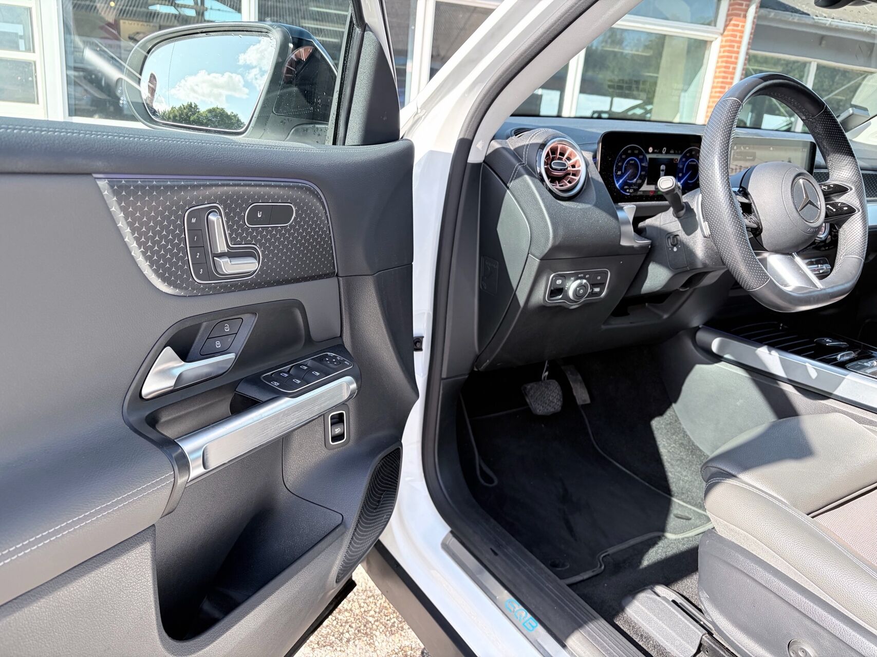 Billede af Mercedes-Benz EQB 300 EL Progressive 4Matic 228HK 5d Aut.
