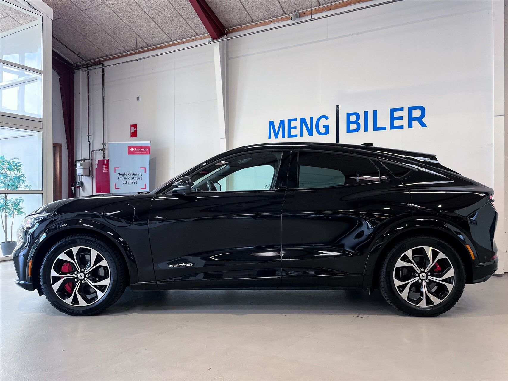 Billede af Ford Mustang Mach-E EL SR Premium AWD 269HK 5d Aut.