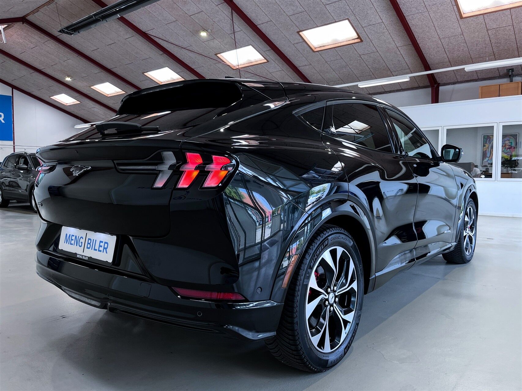 Billede af Ford Mustang Mach-E EL SR Premium AWD 269HK 5d Aut.