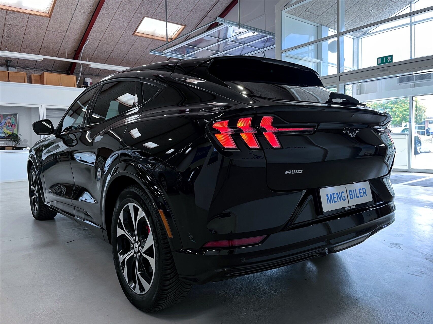 Billede af Ford Mustang Mach-E EL SR Premium AWD 269HK 5d Aut.