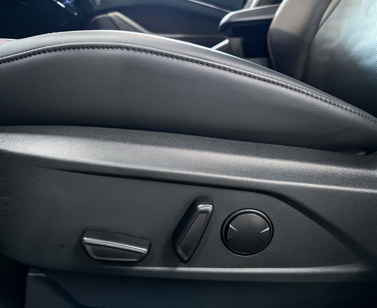 Billede af Ford Mustang Mach-E EL SR Premium AWD 269HK 5d Aut.