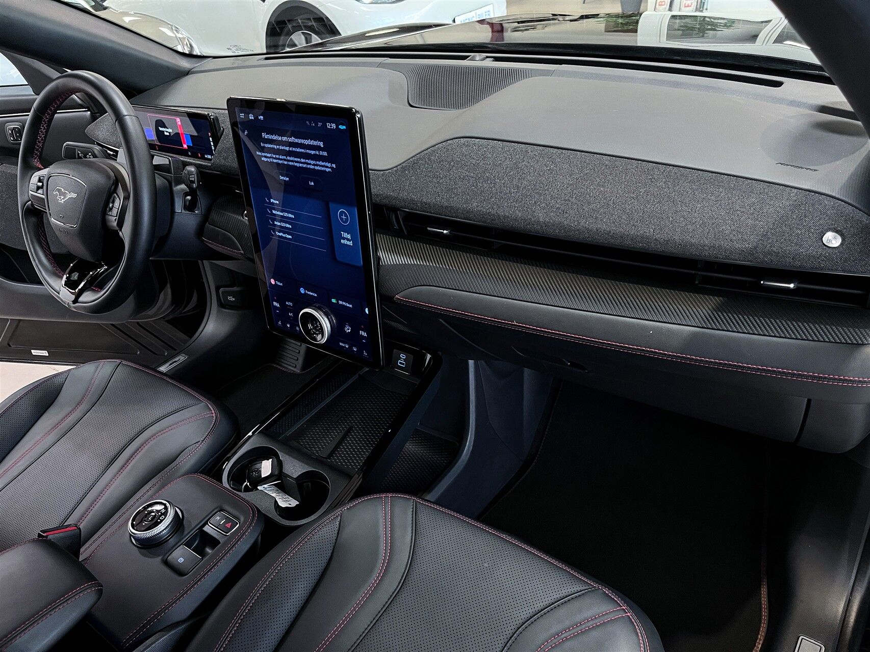 Billede af Ford Mustang Mach-E EL SR Premium AWD 269HK 5d Aut.