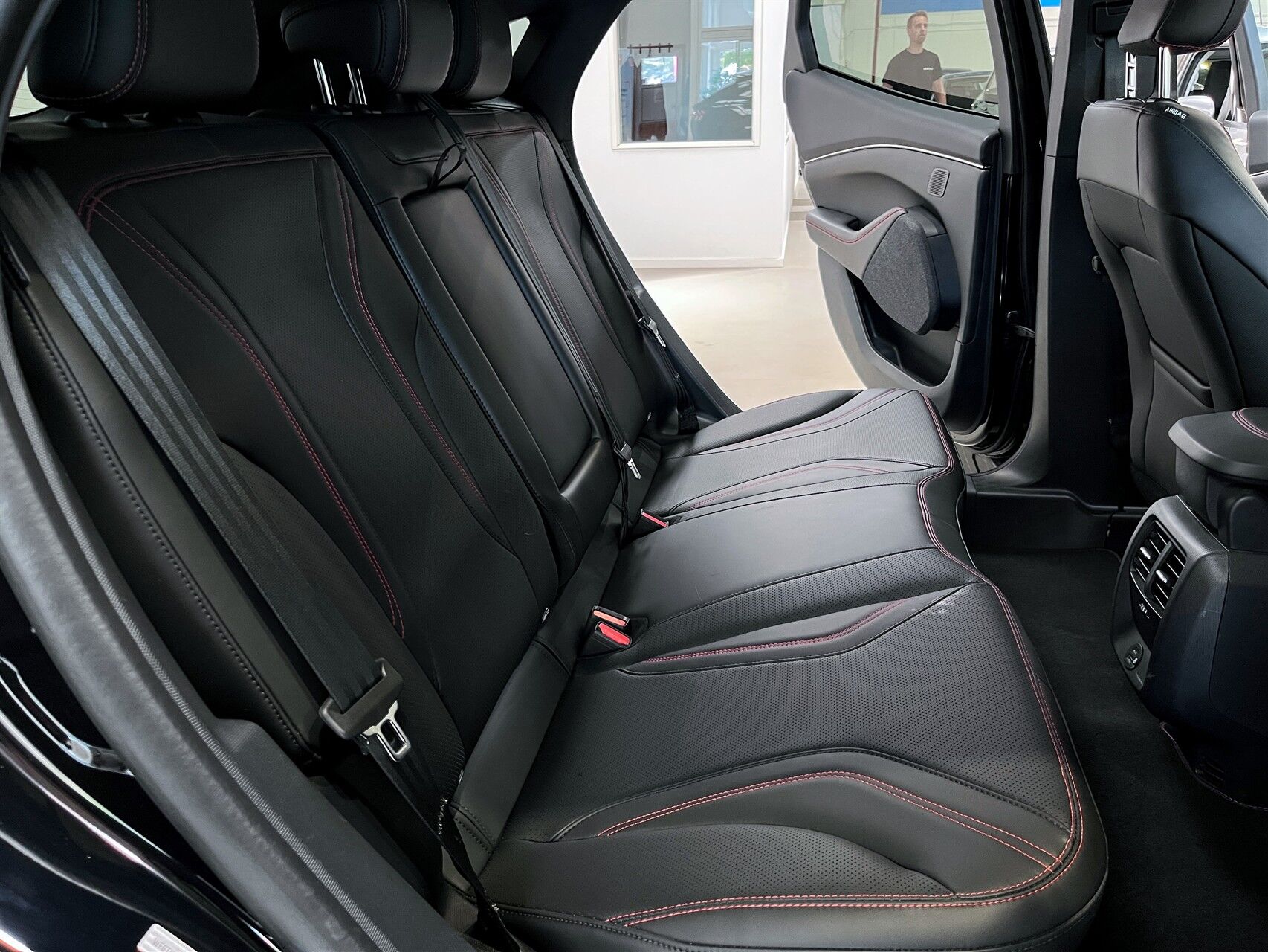 Billede af Ford Mustang Mach-E EL SR Premium AWD 269HK 5d Aut.