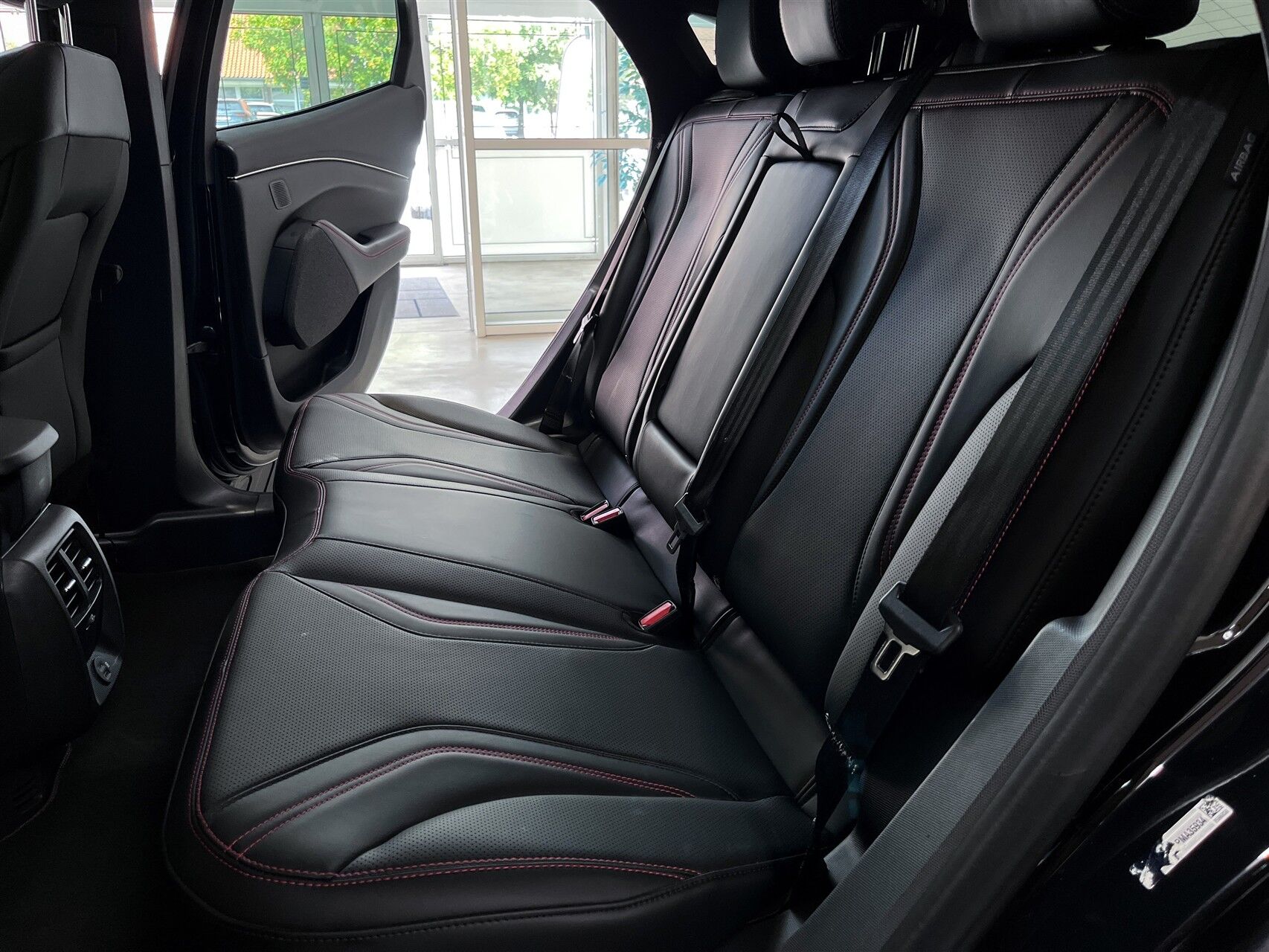 Billede af Ford Mustang Mach-E EL SR Premium AWD 269HK 5d Aut.