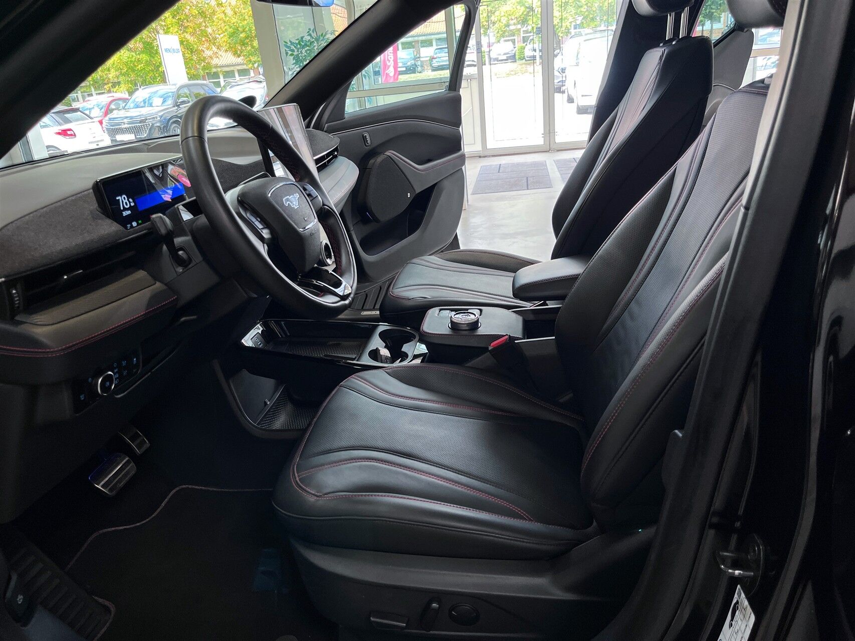 Billede af Ford Mustang Mach-E EL SR Premium AWD 269HK 5d Aut.