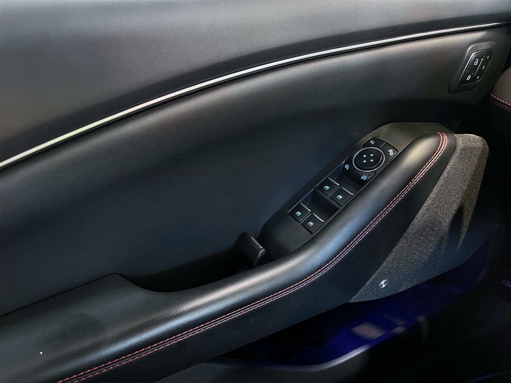 Billede af Ford Mustang Mach-E EL SR Premium AWD 269HK 5d Aut.