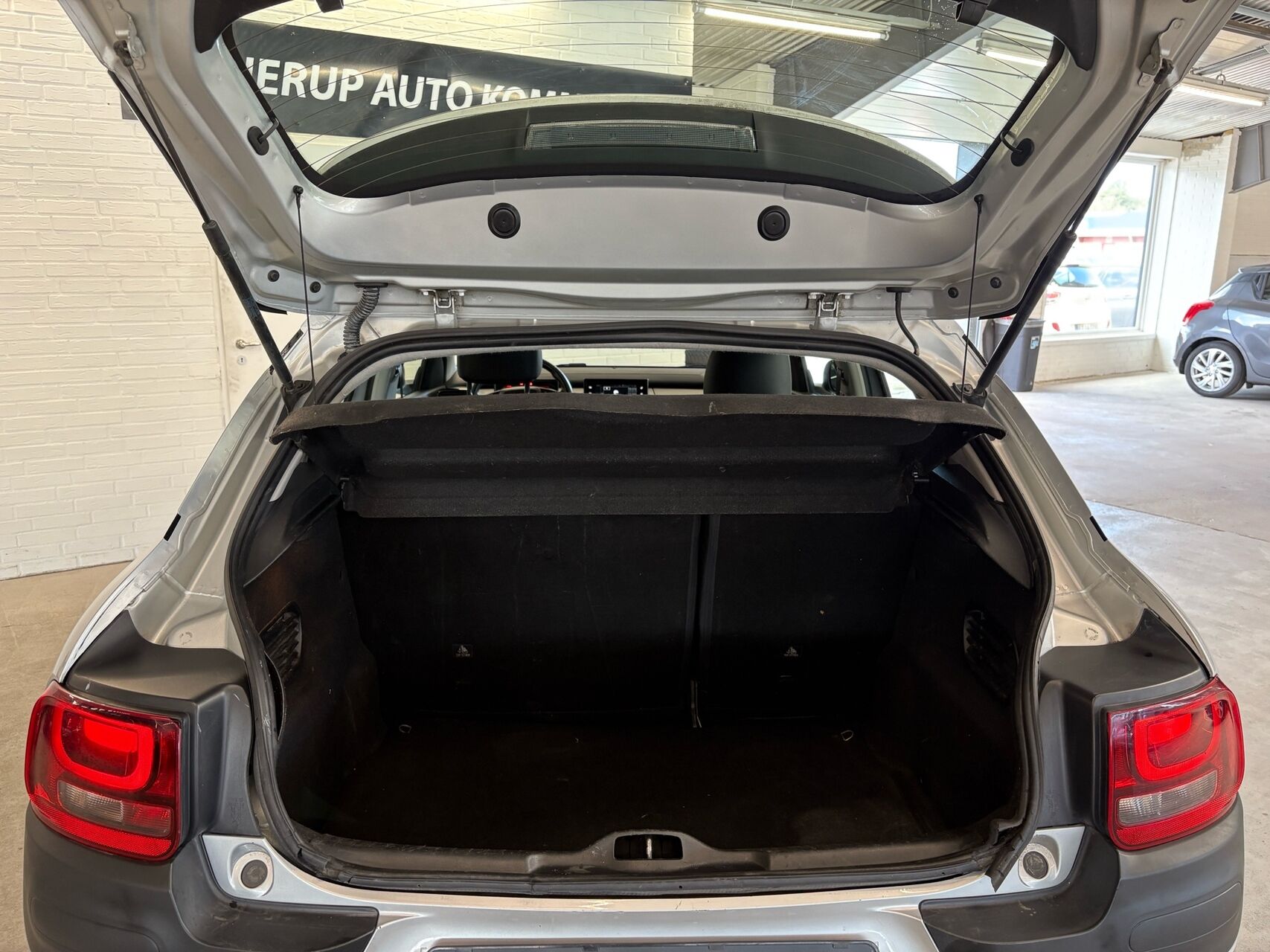 Billede af Citroën C4 Cactus 1,6 Blue HDi Funky start/stop 100HK 5d