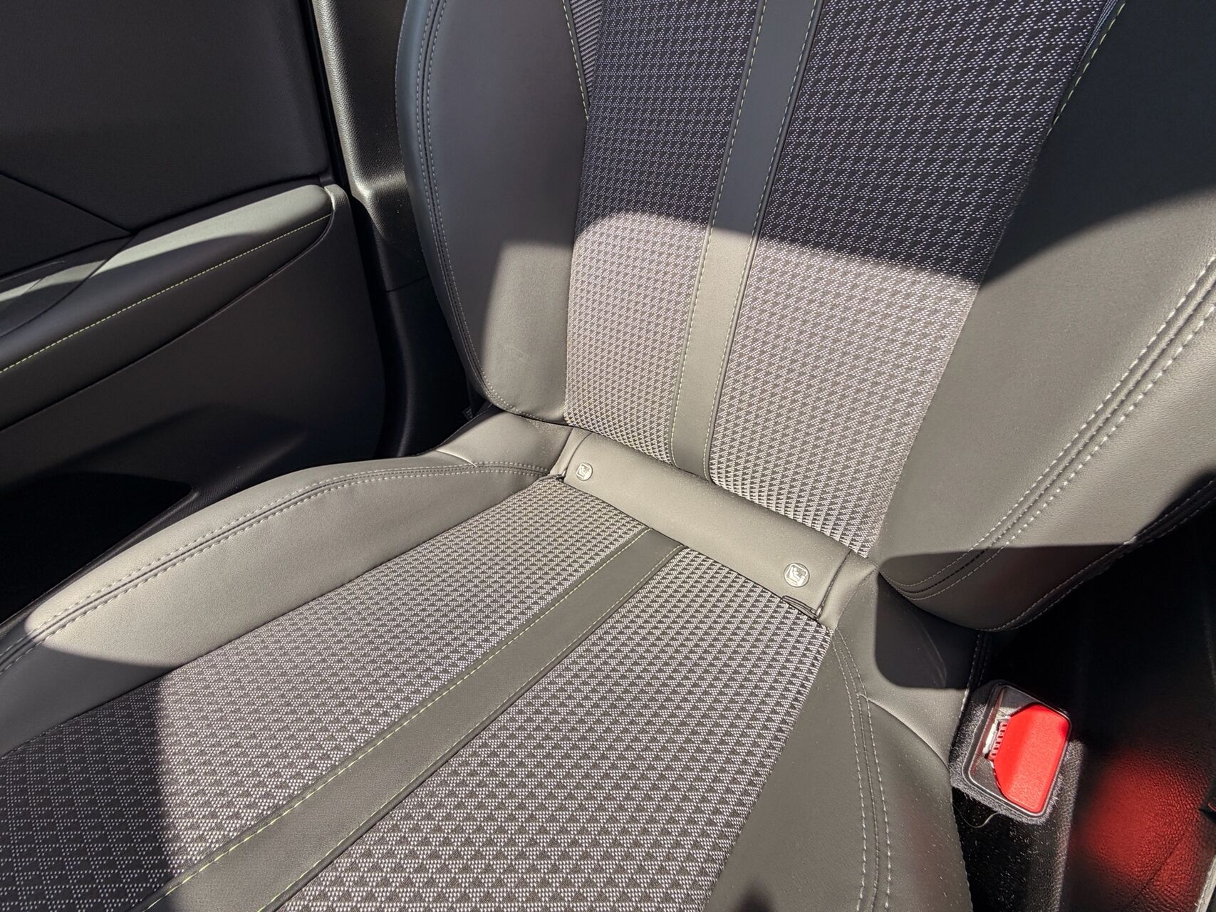 Billede af Peugeot e-2008 EL GT Sky 136HK 5d Aut.