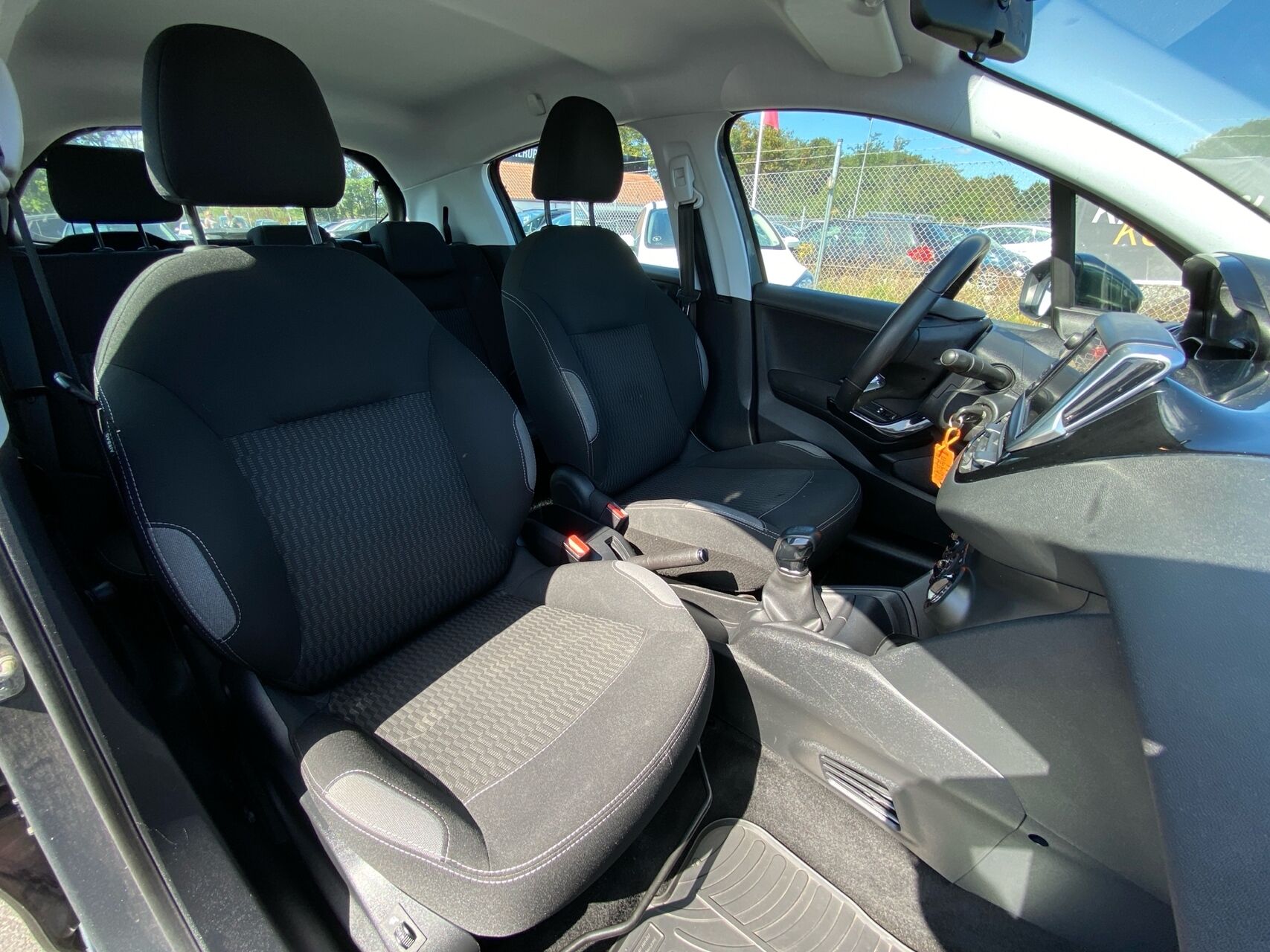 Billede af Peugeot 208 1,2 VTi Plus+ 82HK 5d