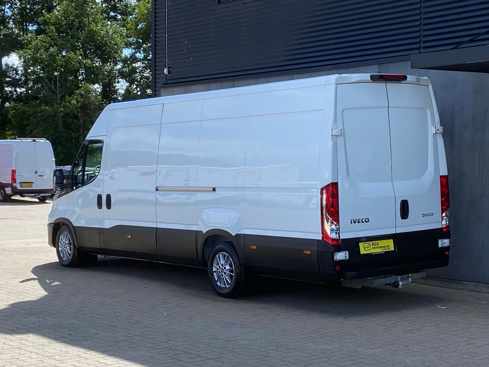 Billede af Iveco Daily 35S18 16m3 3,0 D 180HK Van 8g Aut.